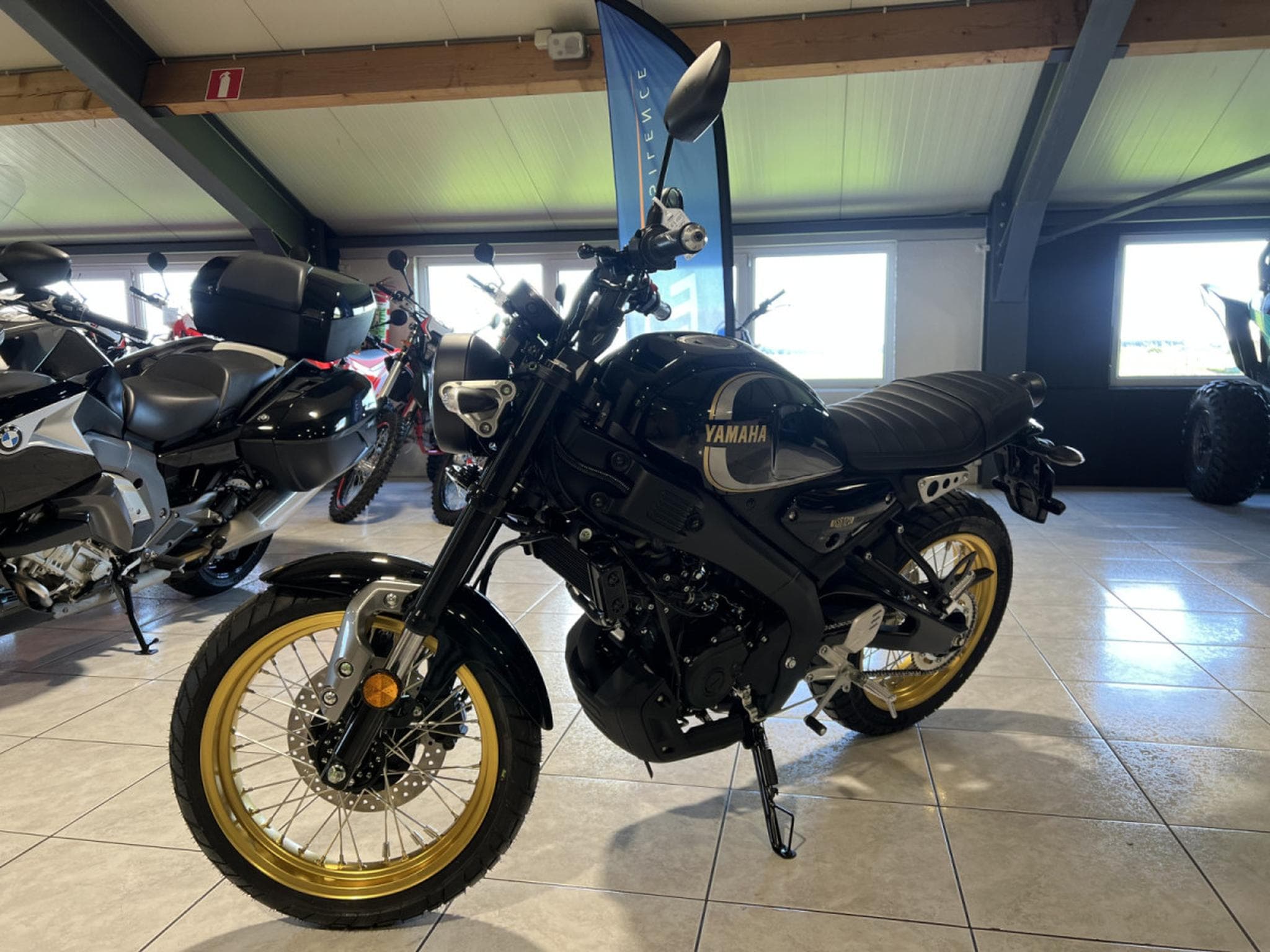 Yamaha XSR Legacy (2026) - Foto 2