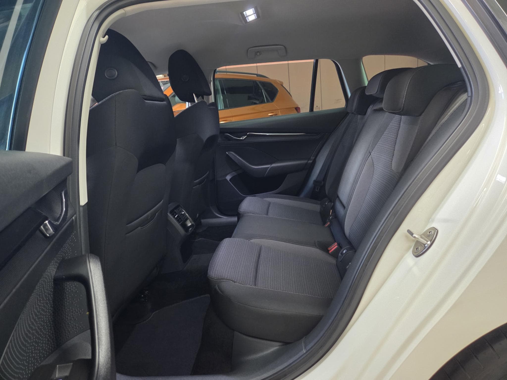 Skoda Octavia TDI 150CV DSG (2020) - Photo 18