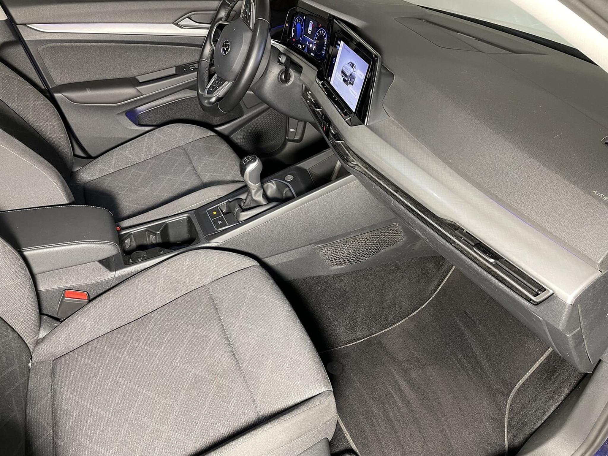 VW Golf VIII 1.0 TSI 110 LIFE GPS CARPLAY VIRTUAL COCKPIT (2022) - Photo 11