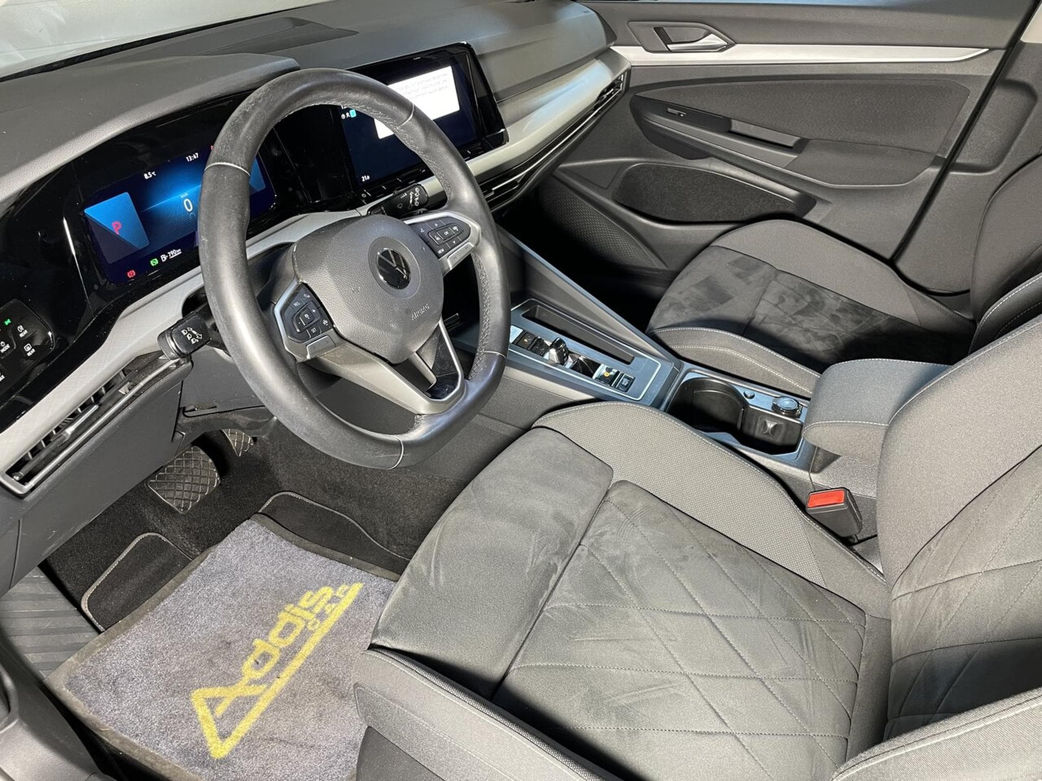 VW Golf VIII 1.0 eTSI 110 DSG GPS CARPLAY VIRTUAL COCKPIT (2021) - Photo 11