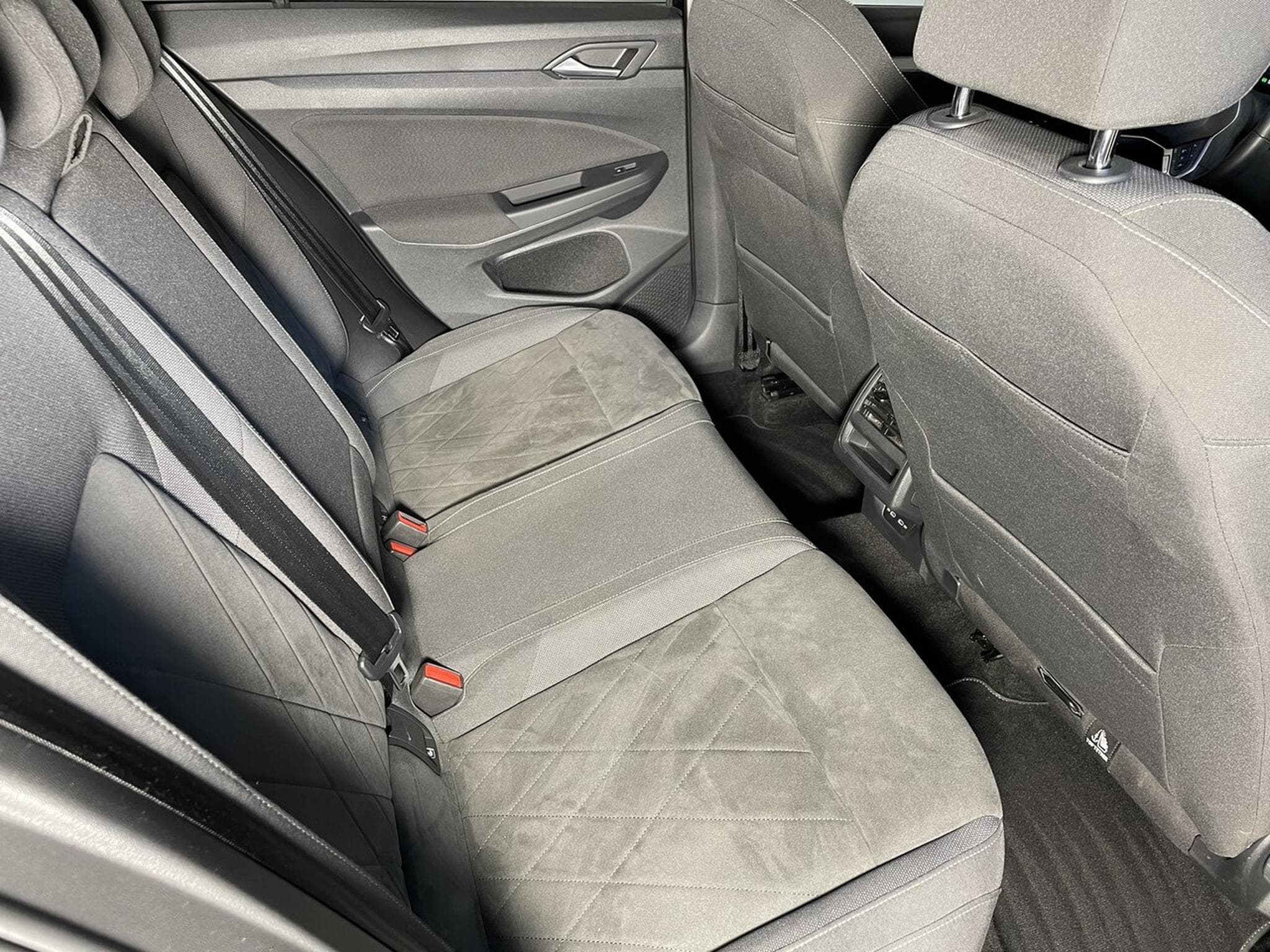 VW Golf VIII 1.0 eTSI 110 DSG GPS CARPLAY VIRTUAL COCKPIT (2021) - Photo 13