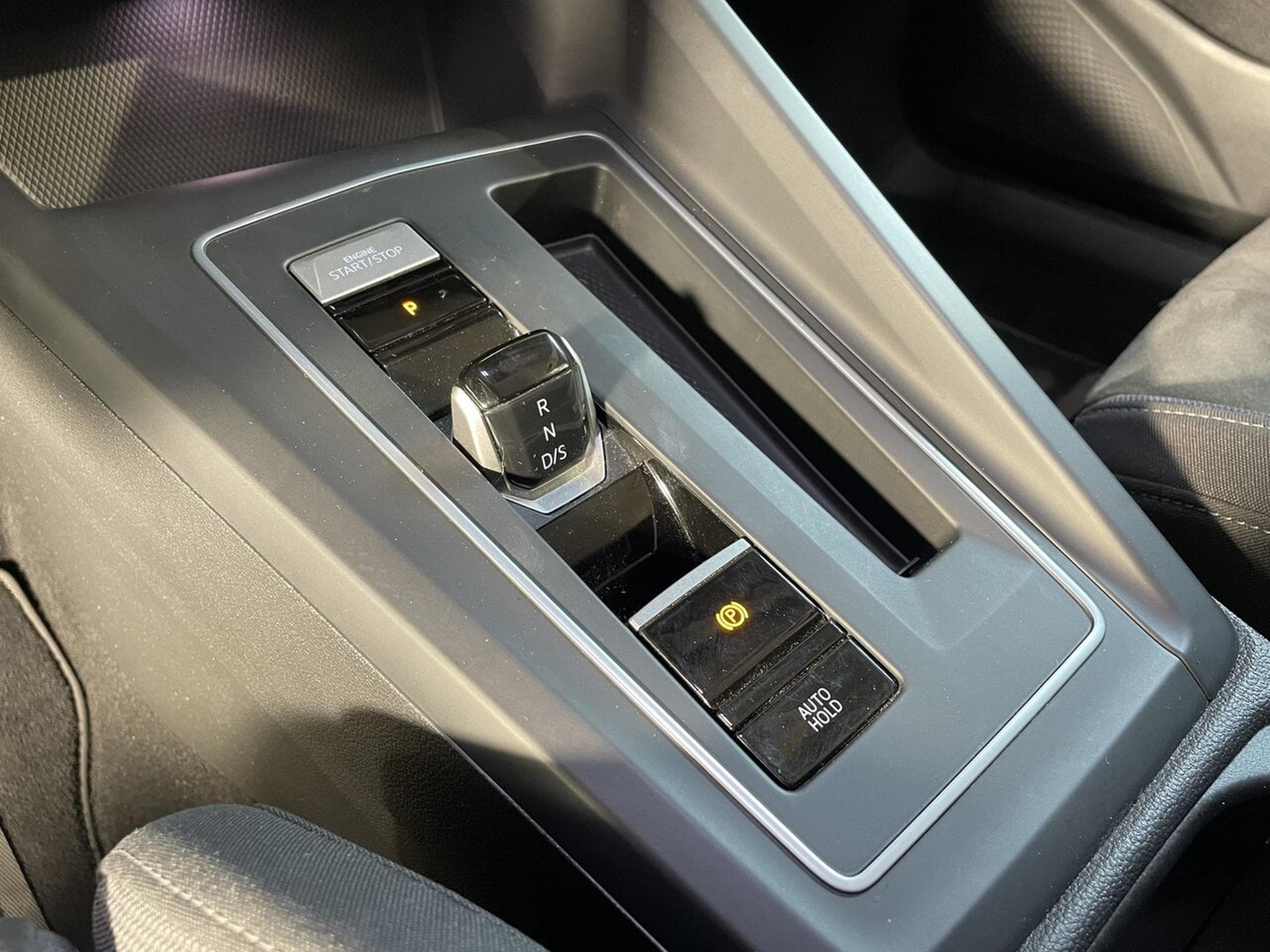 VW Golf VIII 1.0 eTSI 110 DSG GPS CARPLAY VIRTUAL COCKPIT (2021) - Photo 7