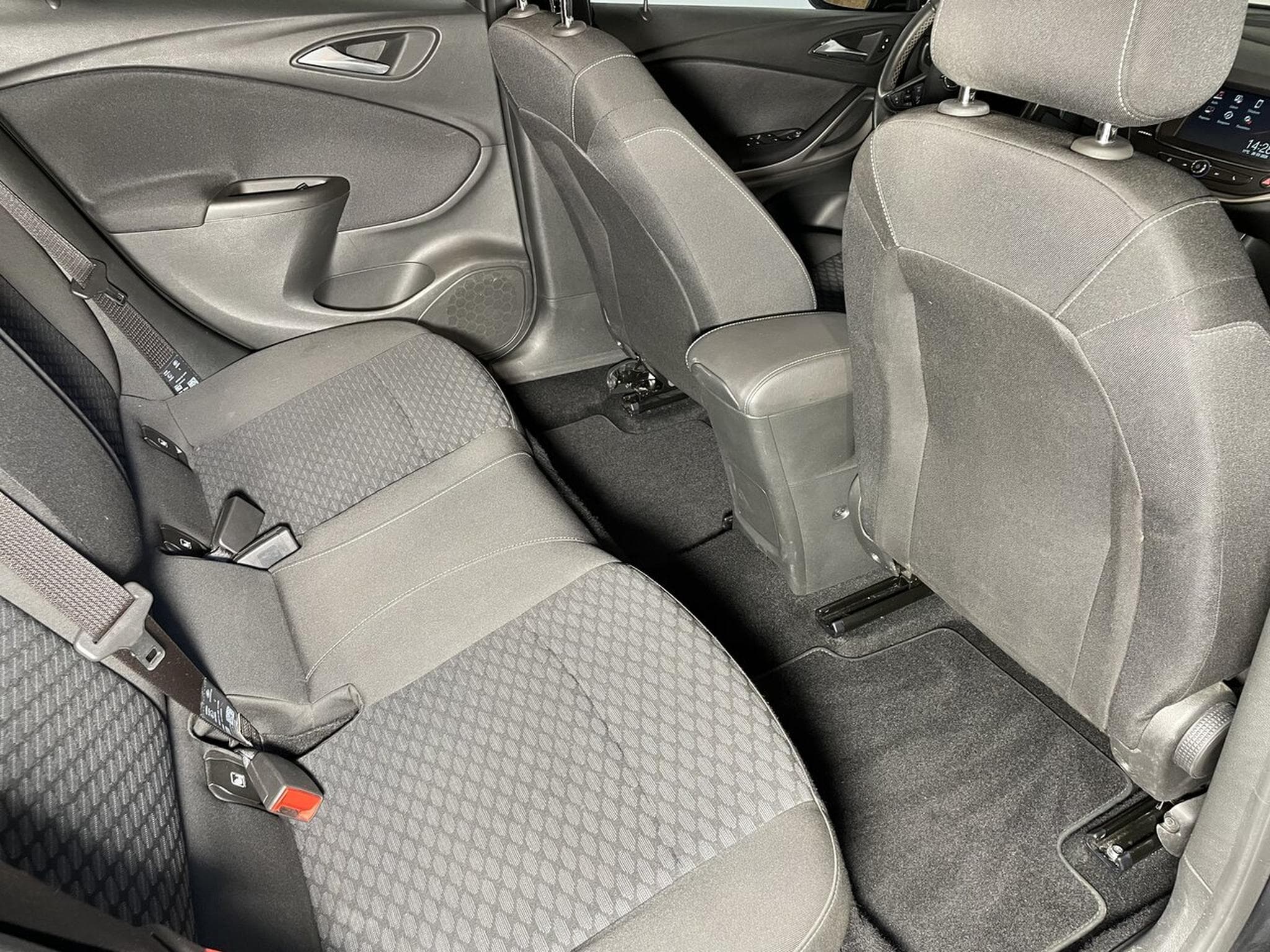 Opel Astra 1.5 D 105 CV EDITION GPS CARPLAY (2020) - Photo 13