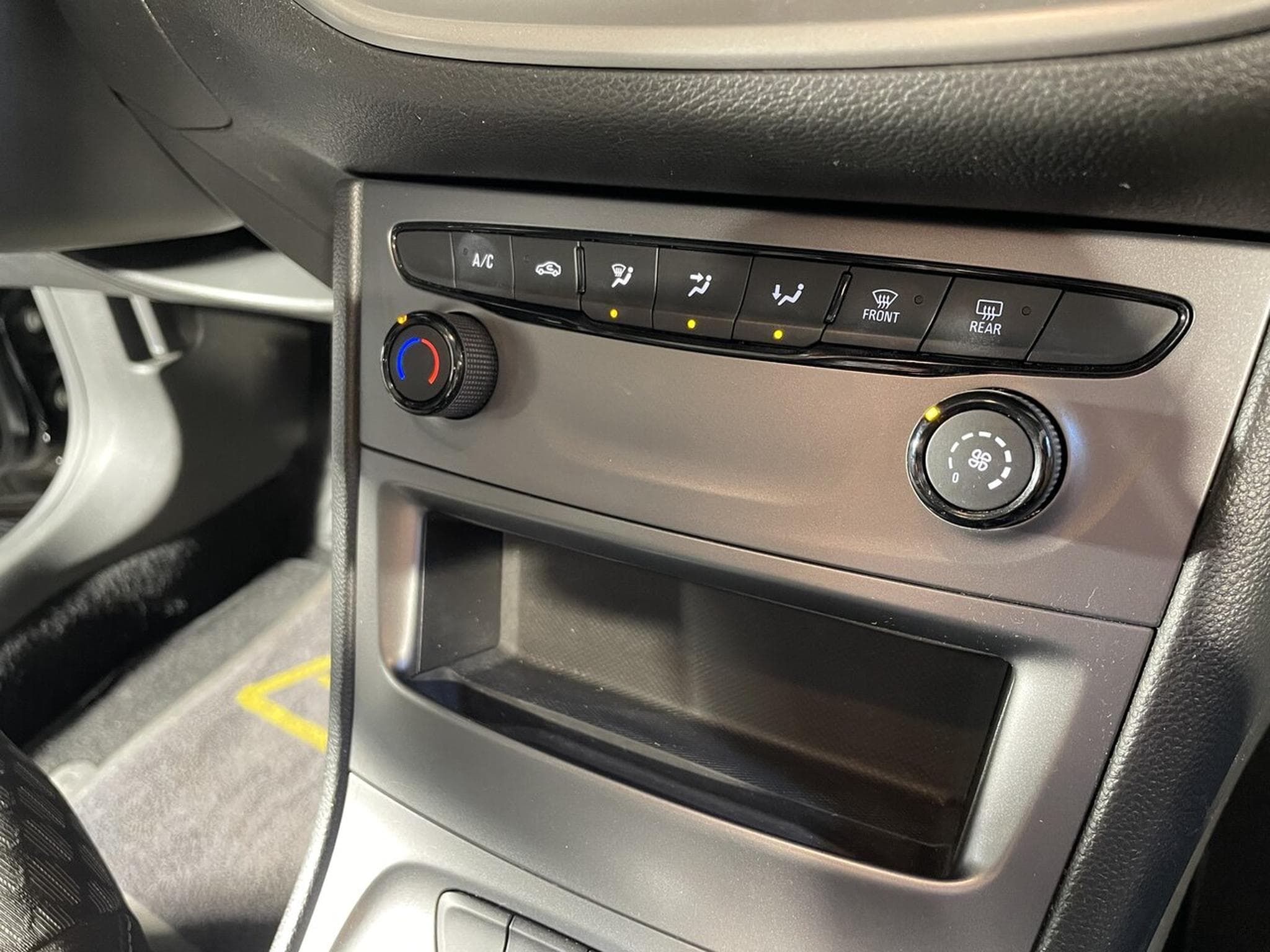 Opel Astra 1.5 D 105 CV EDITION GPS CARPLAY (2020) - Photo 6