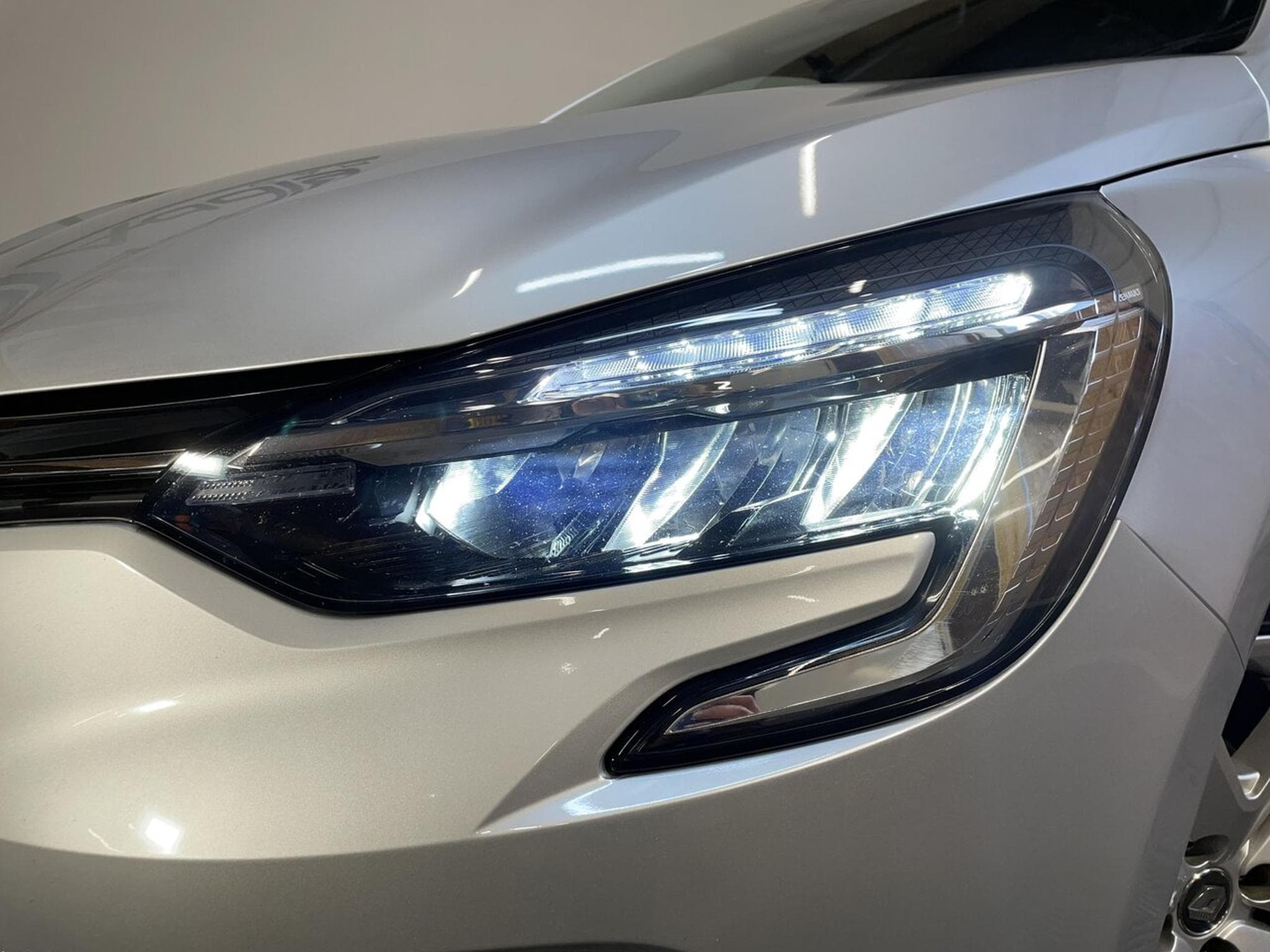 Renault Clio V 1.0 TCE 90 CORPORATE GPS CARPLAY (2021) - Photo 14