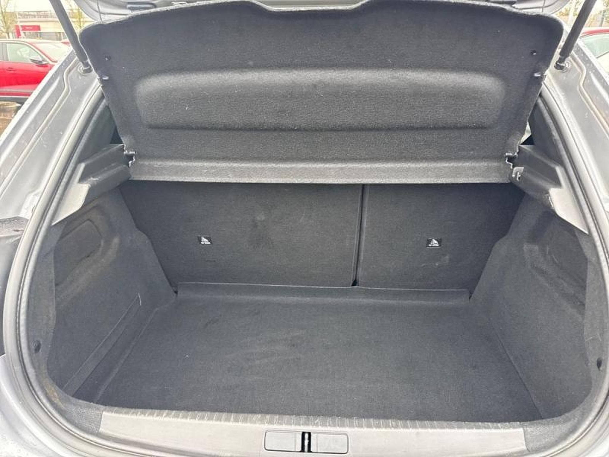 PEUGEOT 208 e-208 136ch Allure (2022) - Foto 6