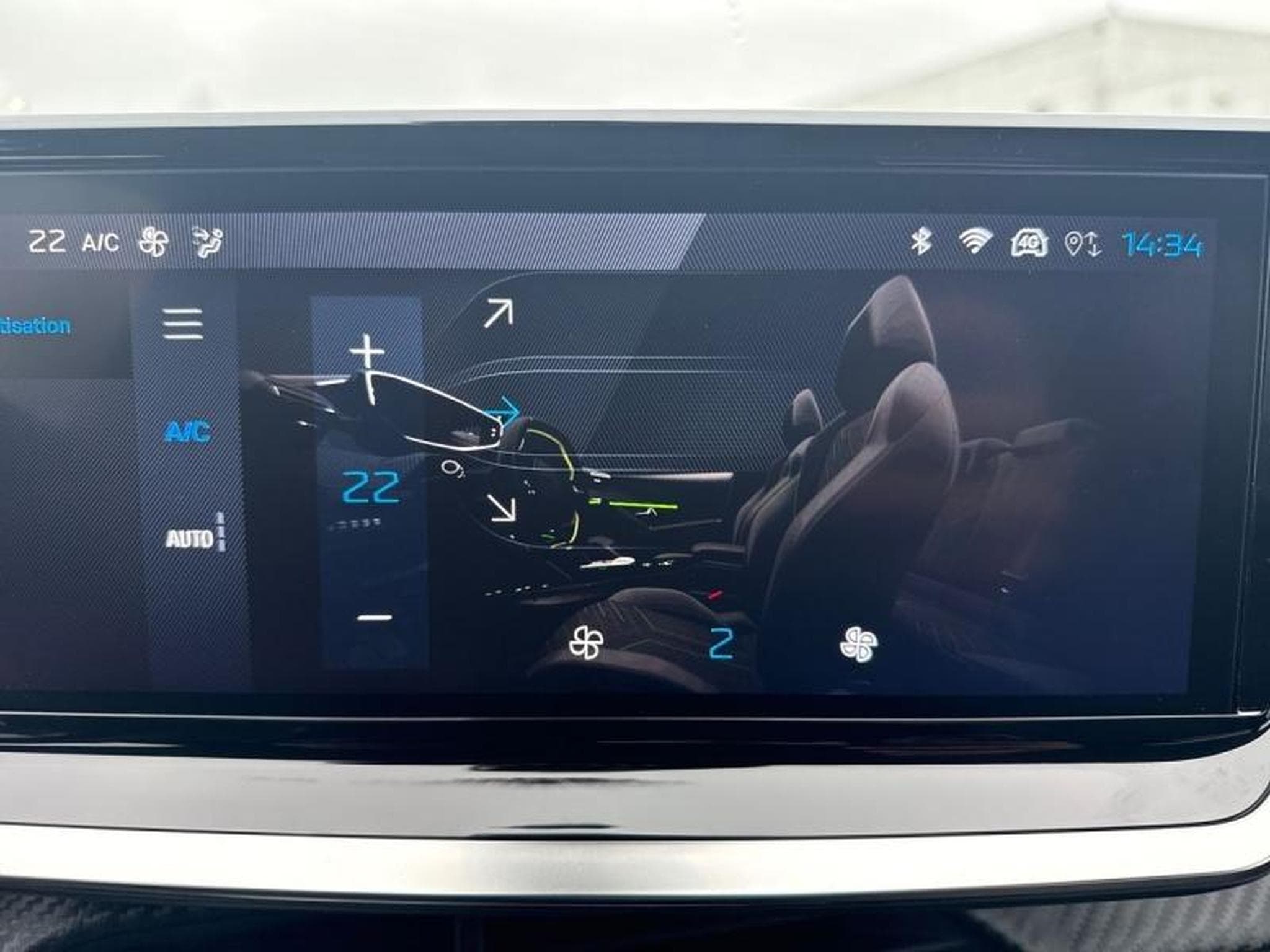 PEUGEOT 208 1.2 Hybrid 100ch Allure e-DCS6 (2024) - Photo 11