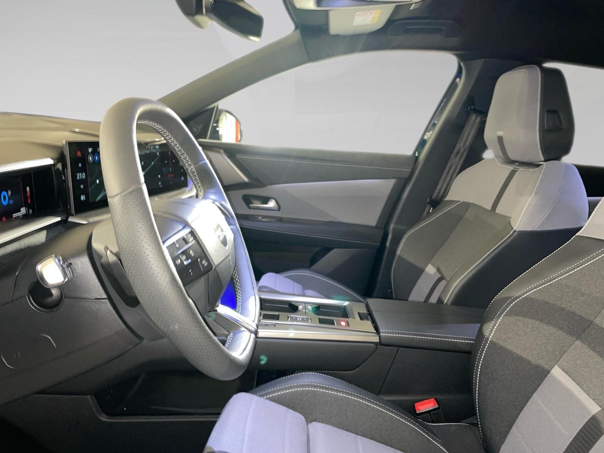 Opel Grandland 1.2 GS HYBRIDE (2025) - Photo 4