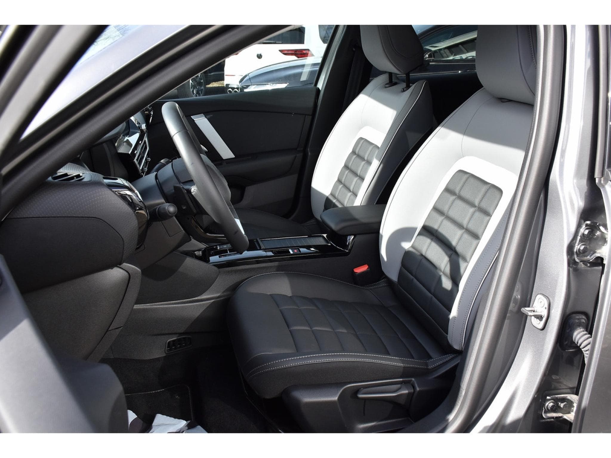 Citroën C4 1.2 MHEV MAX e-DCS6 ACC SIDE LANE HUD CAM360 1° MAIN (2025) - Foto 6