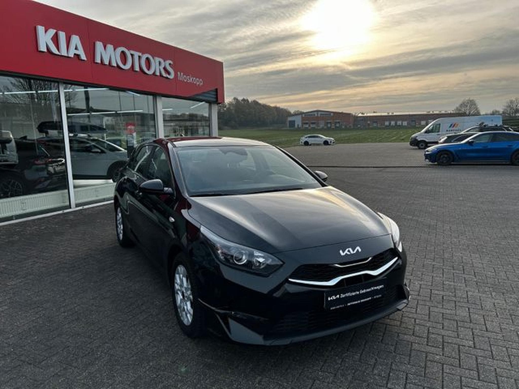 Kia Ceed Ceed 1.5 T-GDI DCT Vision Komfort+ Navi Kamera (2024) - Photo 1