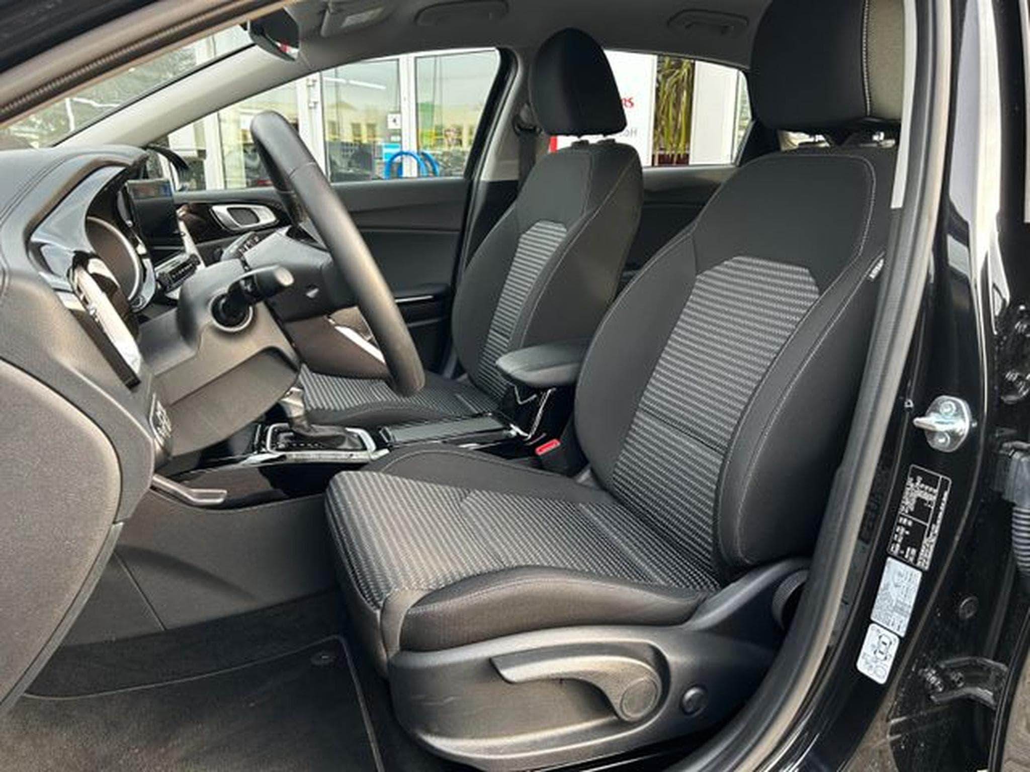 Kia Ceed Ceed 1.5 T-GDI DCT Vision Komfort+ Navi Kamera (2024) - Photo 10