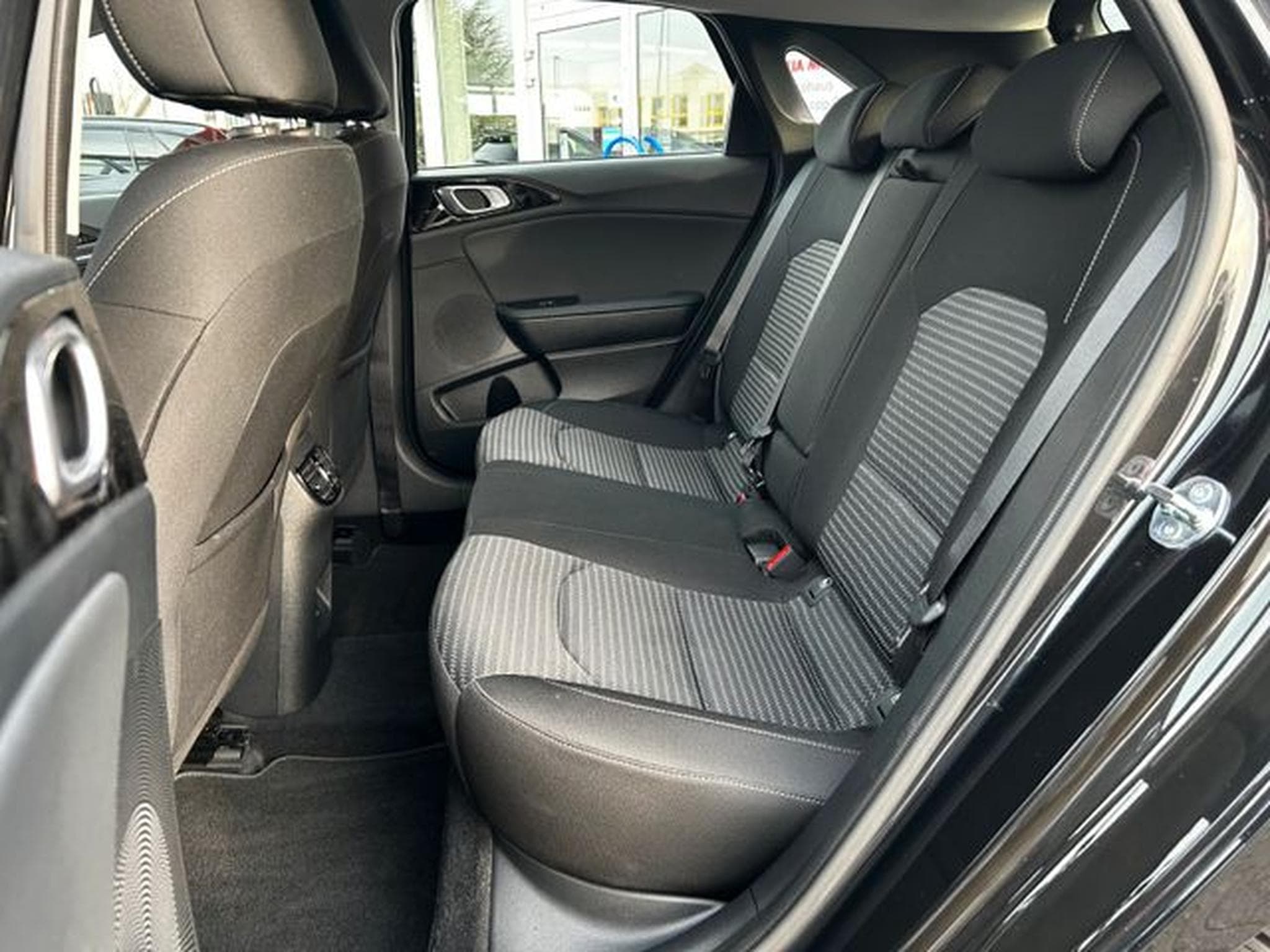 Kia Ceed Ceed 1.5 T-GDI DCT Vision Komfort+ Navi Kamera (2024) - Photo 11