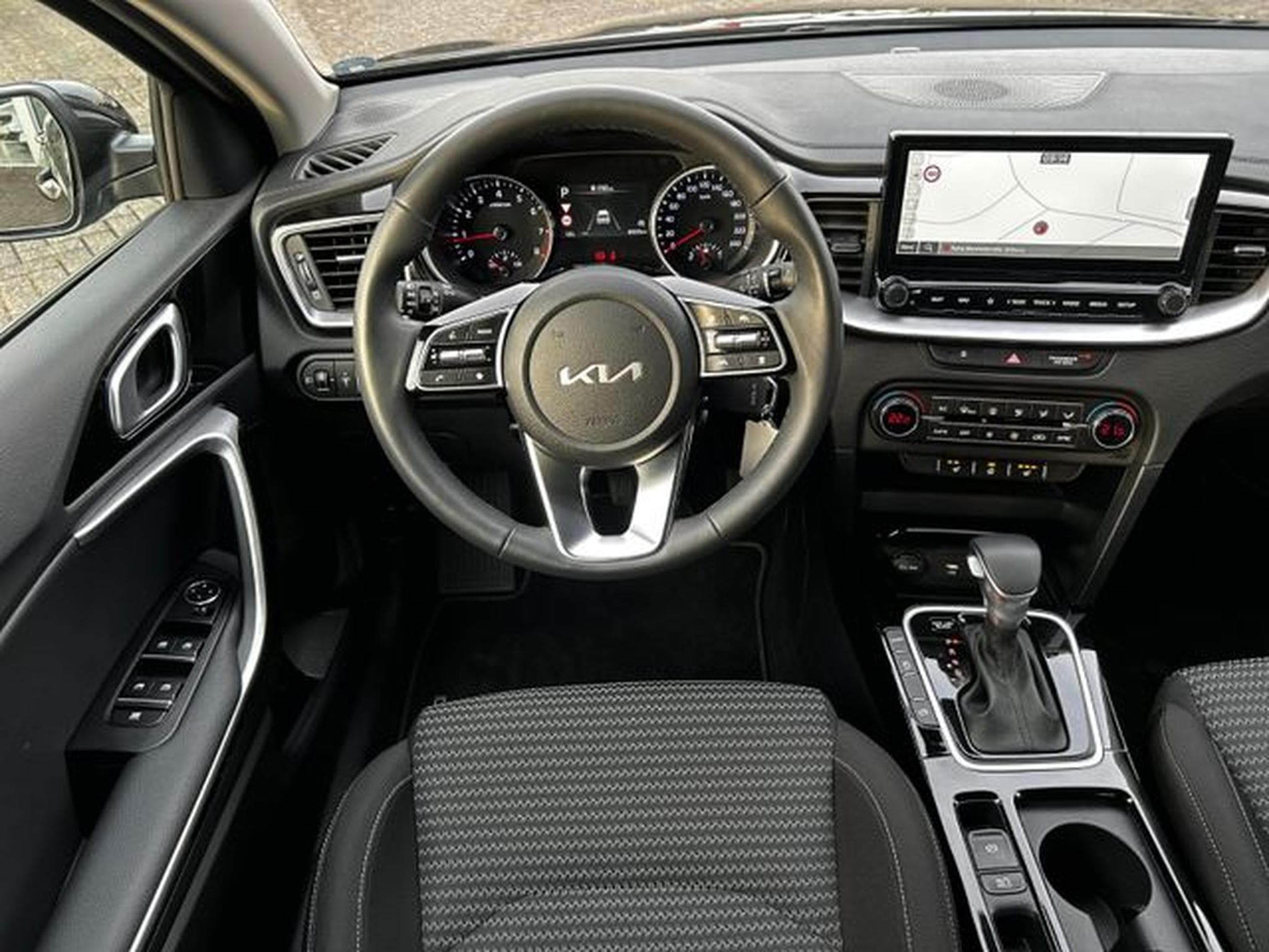 Kia Ceed Ceed 1.5 T-GDI DCT Vision Komfort+ Navi Kamera (2024) - Photo 12