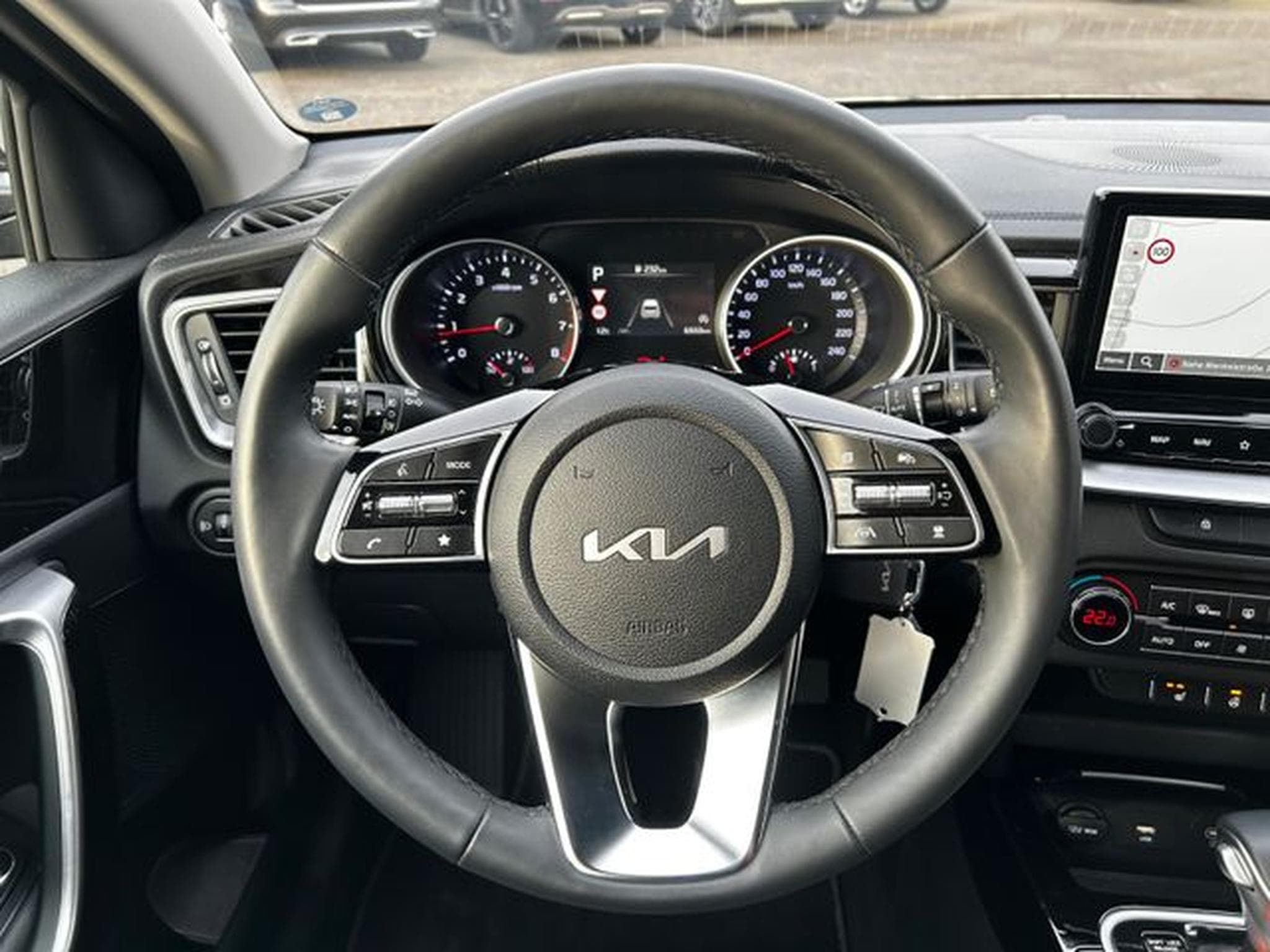 Kia Ceed Ceed 1.5 T-GDI DCT Vision Komfort+ Navi Kamera (2024) - Photo 13