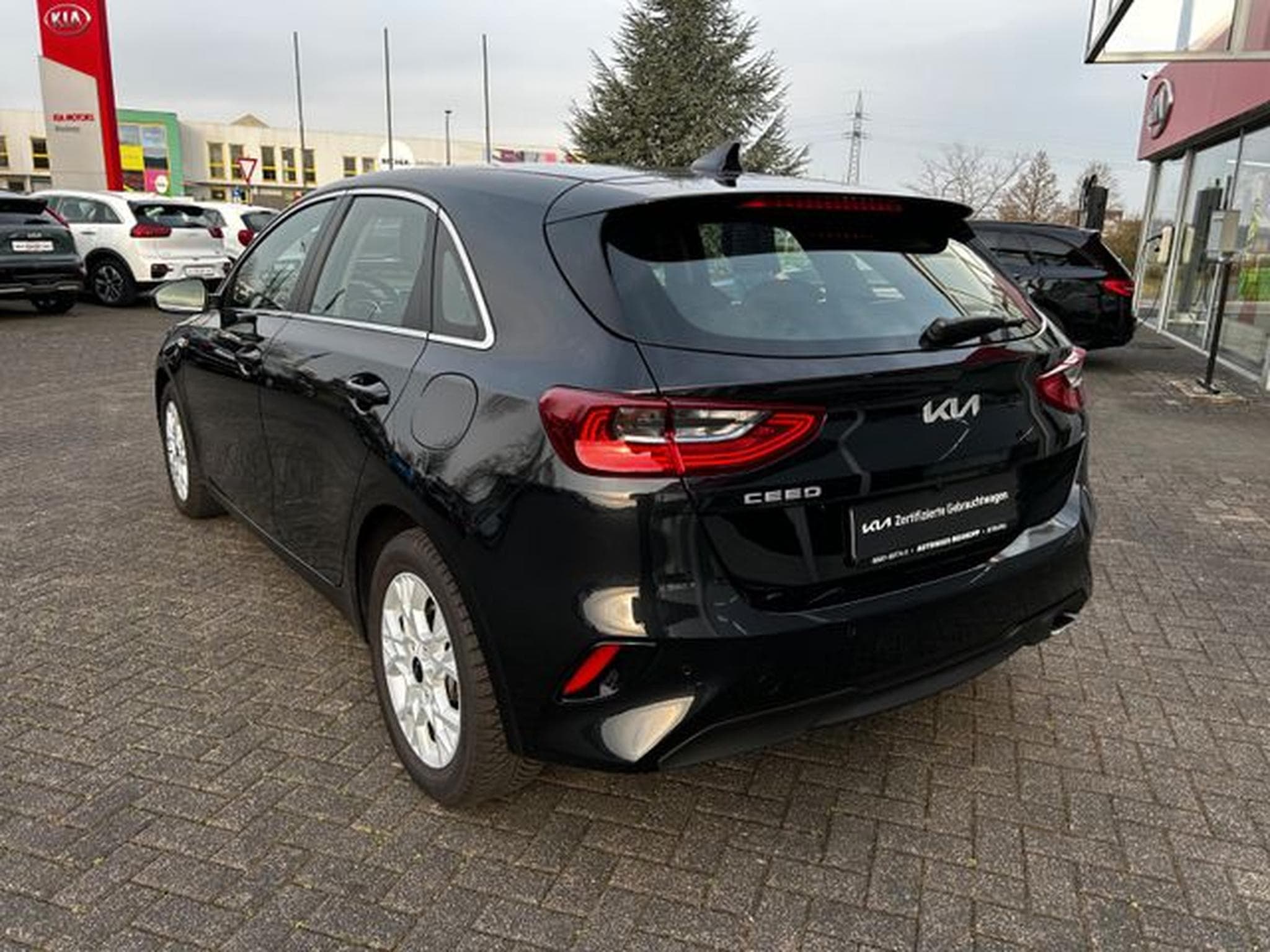 Kia Ceed Ceed 1.5 T-GDI DCT Vision Komfort+ Navi Kamera (2024) - Photo 5