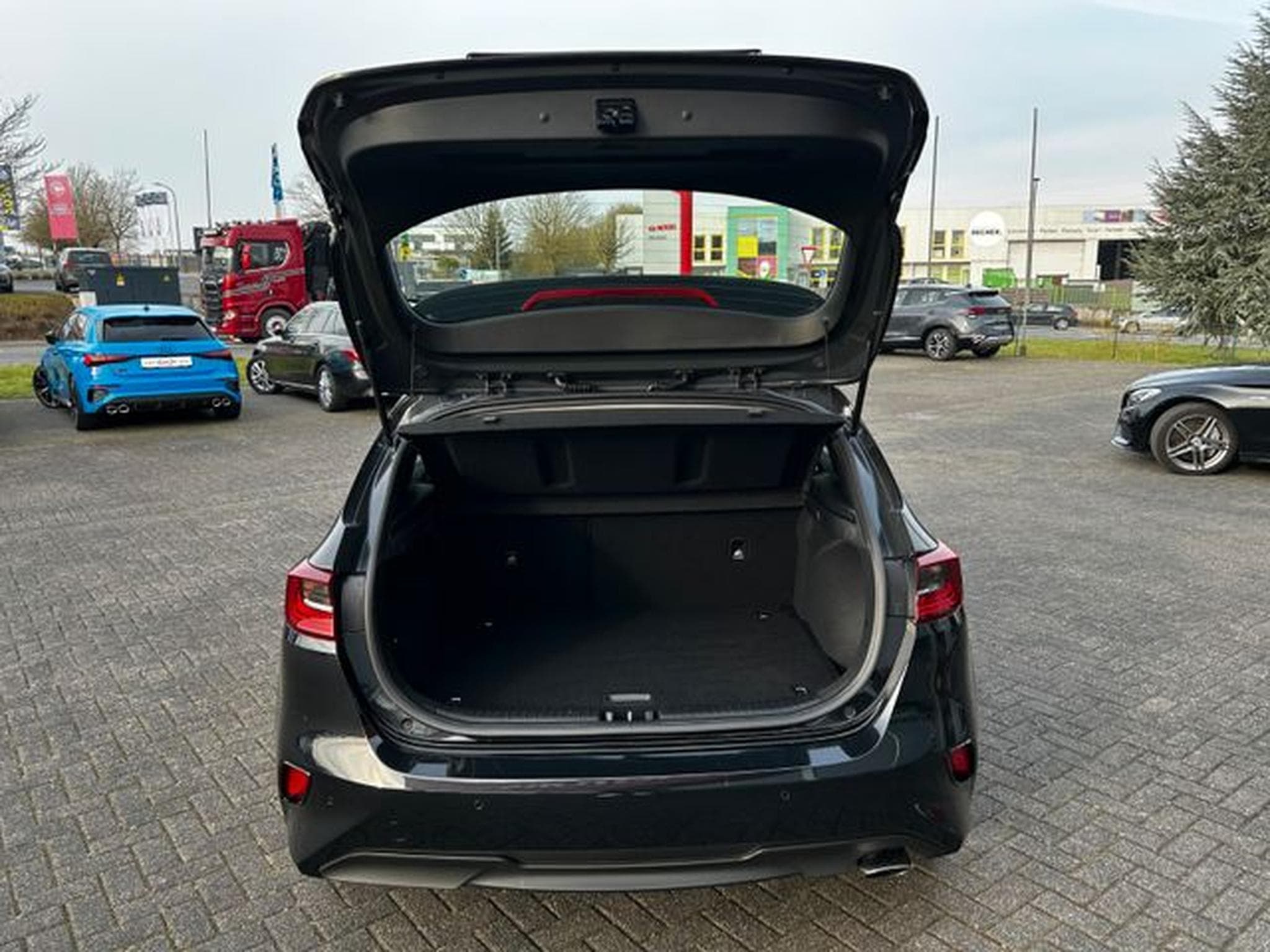 Kia Ceed Ceed 1.5 T-GDI DCT Vision Komfort+ Navi Kamera (2024) - Photo 7