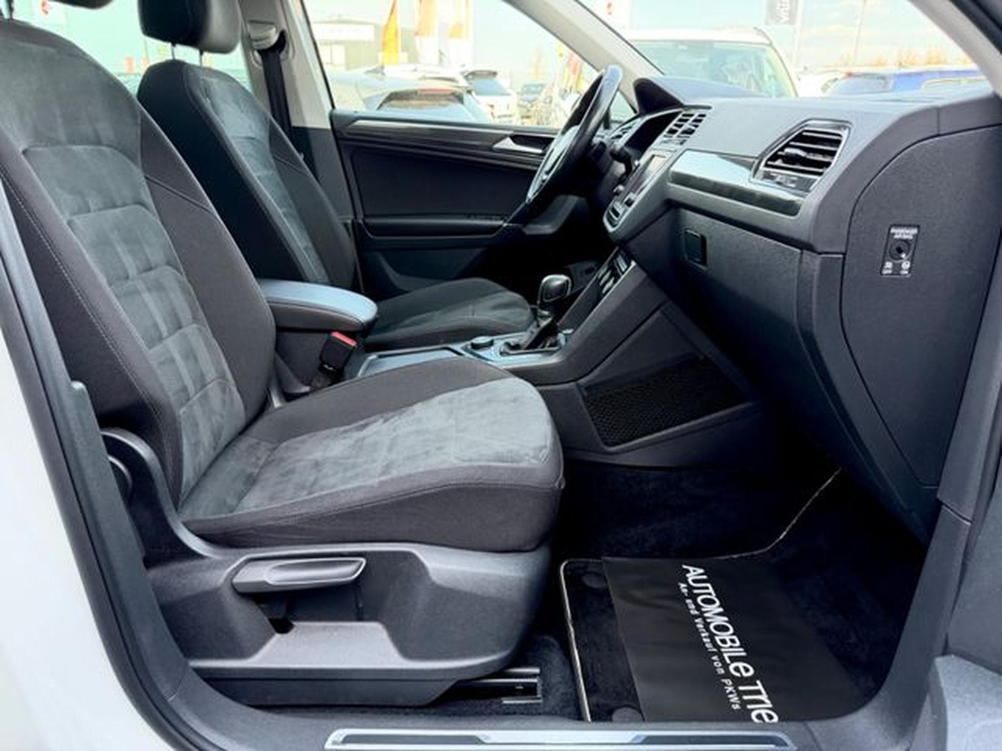 VW Tiguan Tiguan Highline 2.0 TSI DSG 4Motion /LED/ACC/AHK (2017) - Foto 13