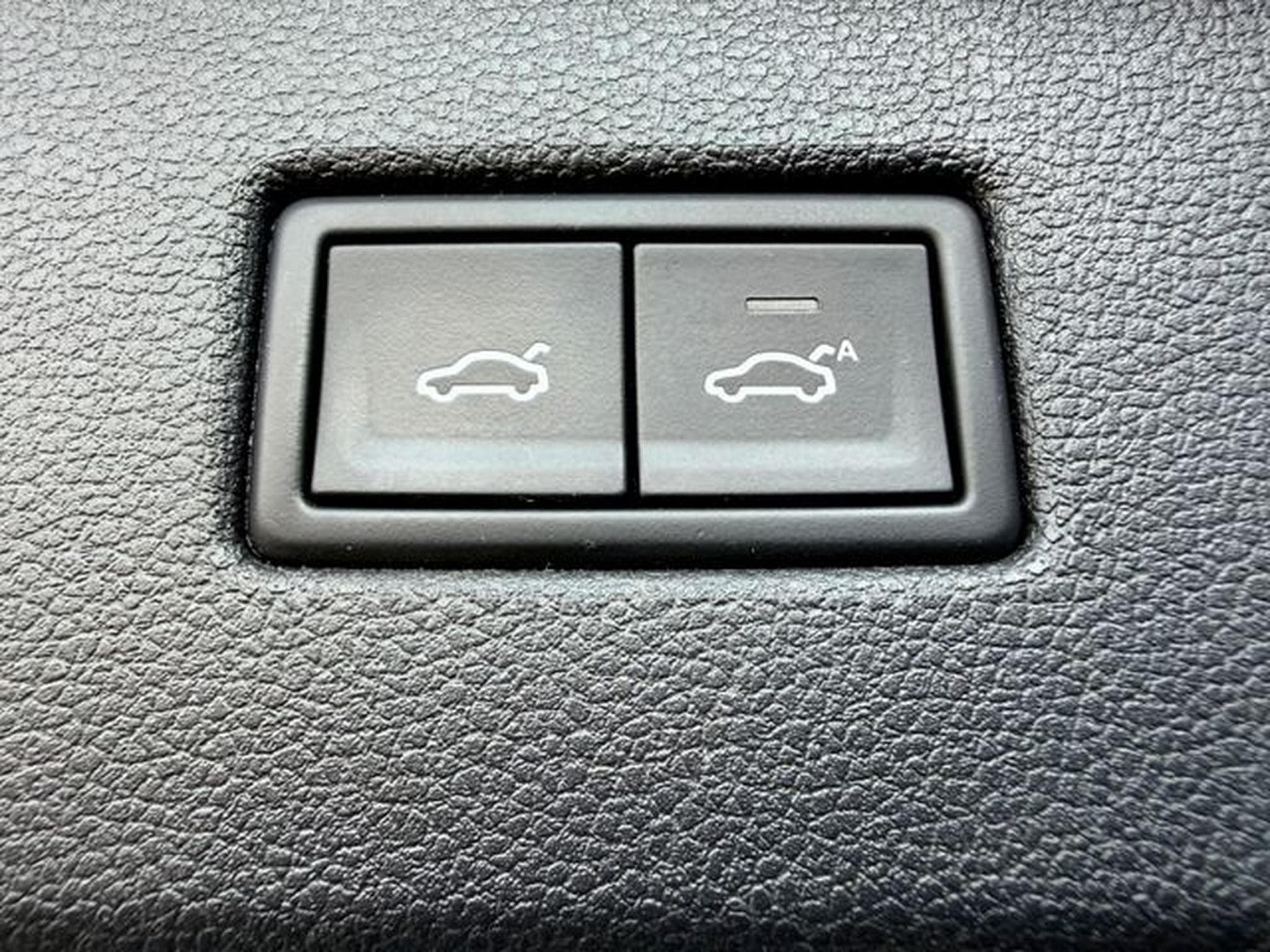 VW Tiguan Tiguan Highline 2.0 TSI DSG 4Motion /LED/ACC/AHK (2017) - Foto 24