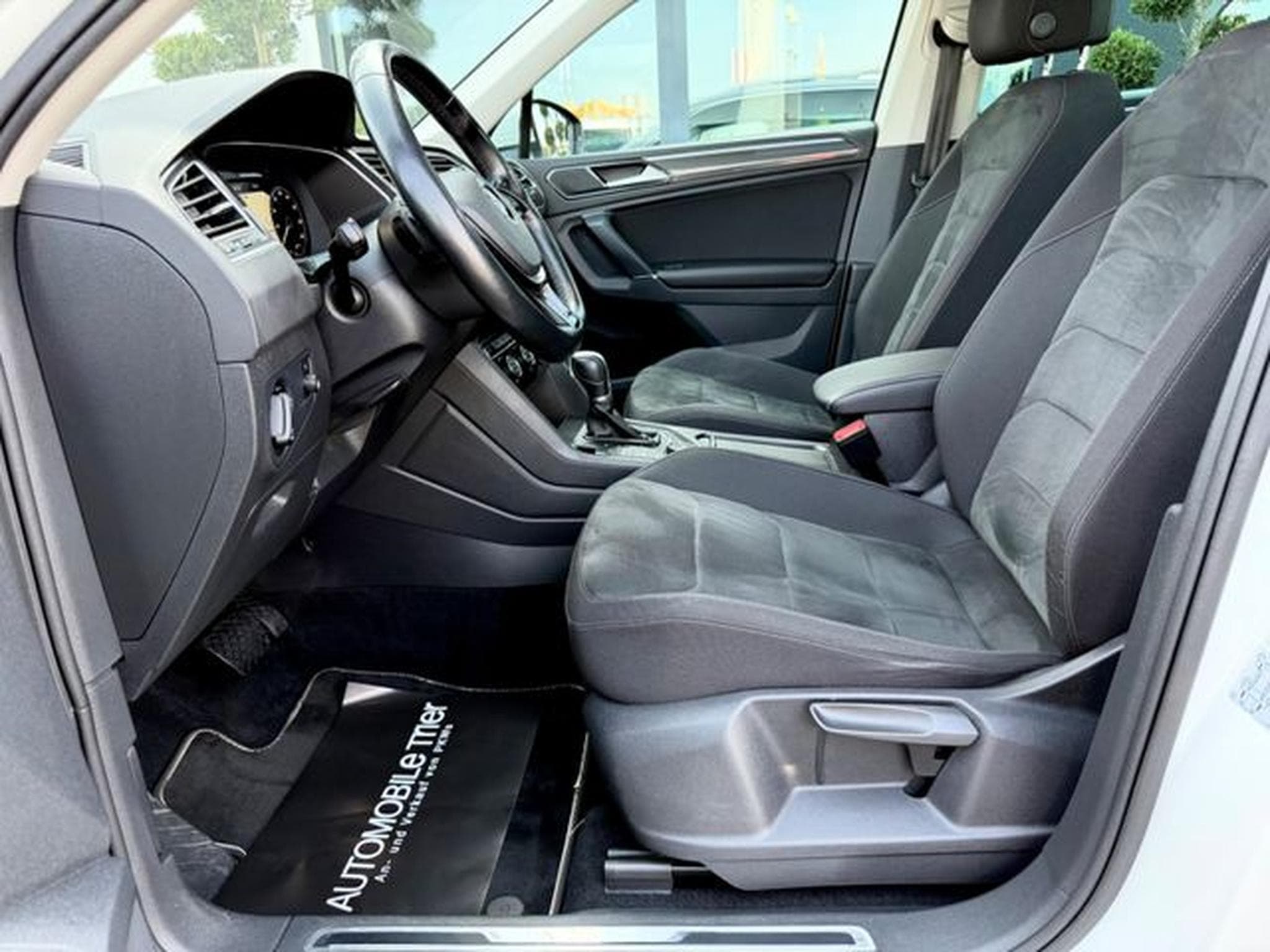 VW Tiguan Tiguan Highline 2.0 TSI DSG 4Motion /LED/ACC/AHK (2017) - Foto 9