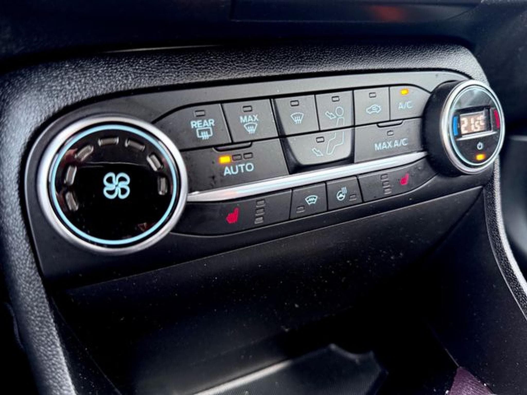 Ford Fiesta Fiesta Vignale /AUTOMATIK/NAVI/LED/CAM/GARANTIE/ (2019) - Photo 19