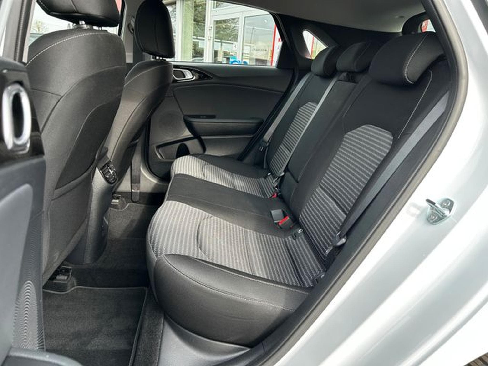 Kia Ceed Ceed 1.5 T-GDI DCT Vision Komfort+ Navi Kamera (2024) - Photo 11