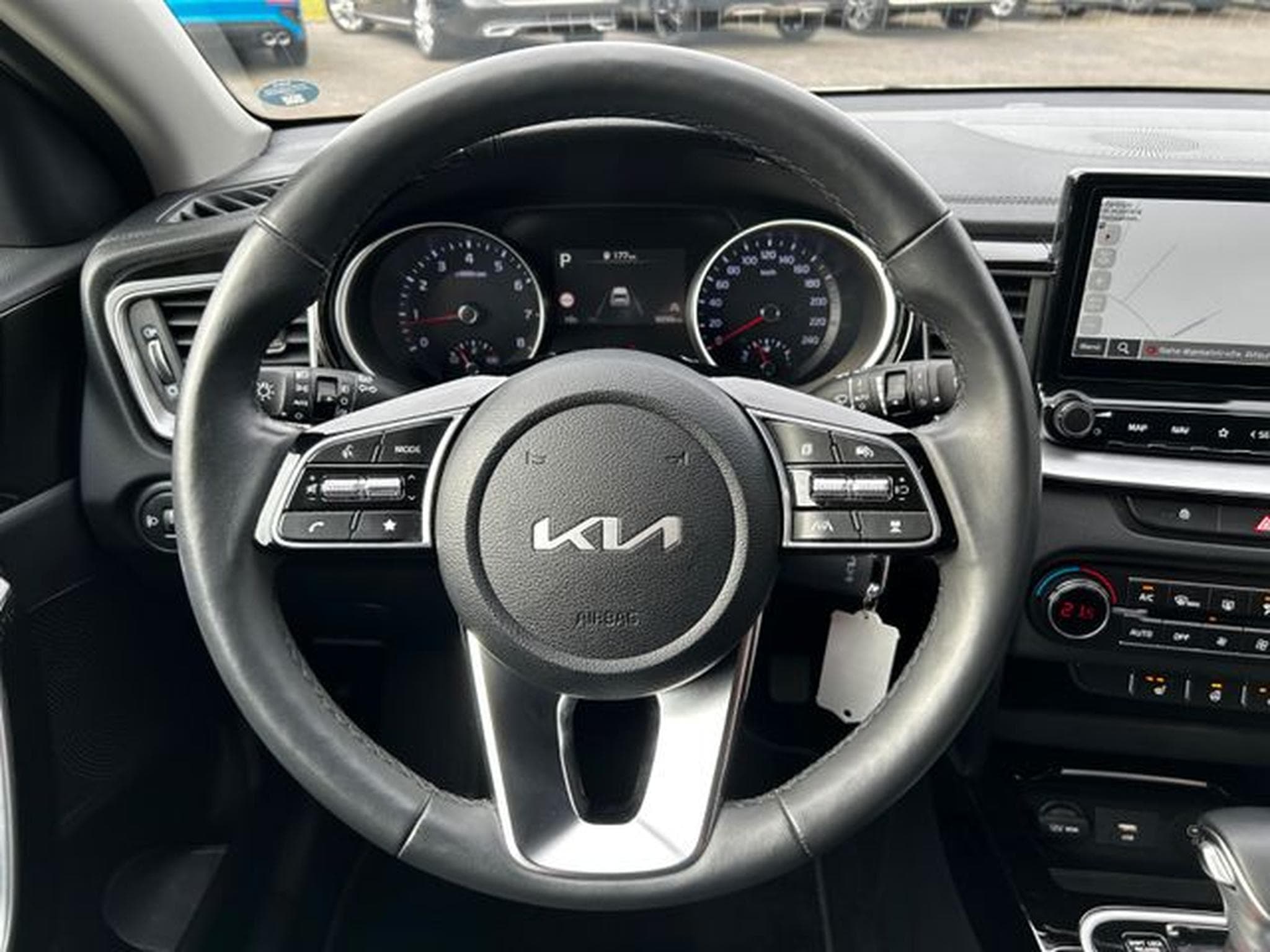Kia Ceed Ceed 1.5 T-GDI DCT Vision Komfort+ Navi Kamera (2024) - Photo 13