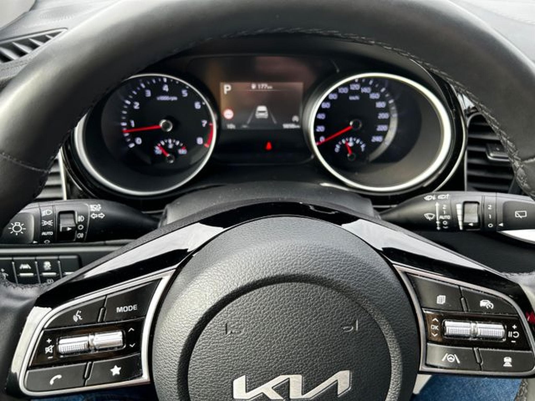 Kia Ceed Ceed 1.5 T-GDI DCT Vision Komfort+ Navi Kamera (2024) - Photo 14