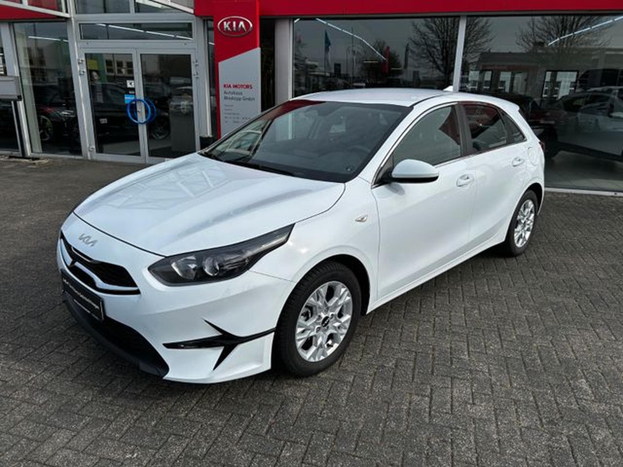 Kia Ceed Ceed 1.5 T-GDI DCT Vision Komfort+ Navi Kamera (2024) - Photo 3