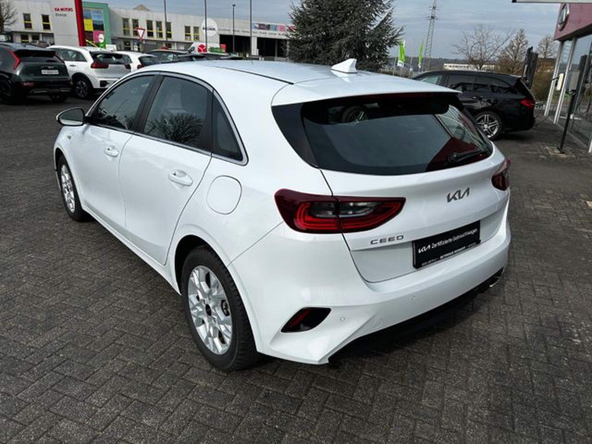 Kia Ceed Ceed 1.5 T-GDI DCT Vision Komfort+ Navi Kamera (2024) - Photo 5