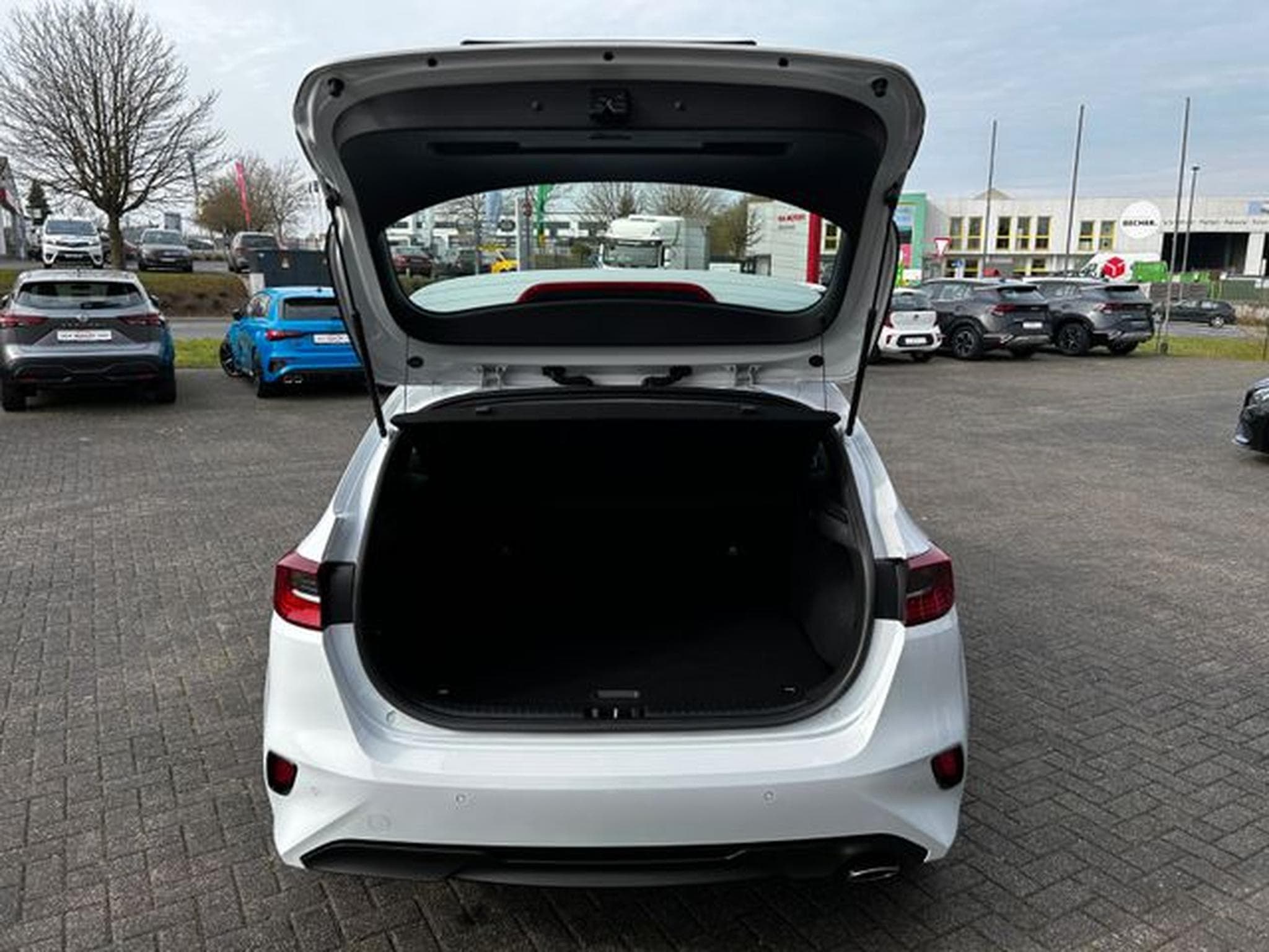 Kia Ceed Ceed 1.5 T-GDI DCT Vision Komfort+ Navi Kamera (2024) - Photo 7