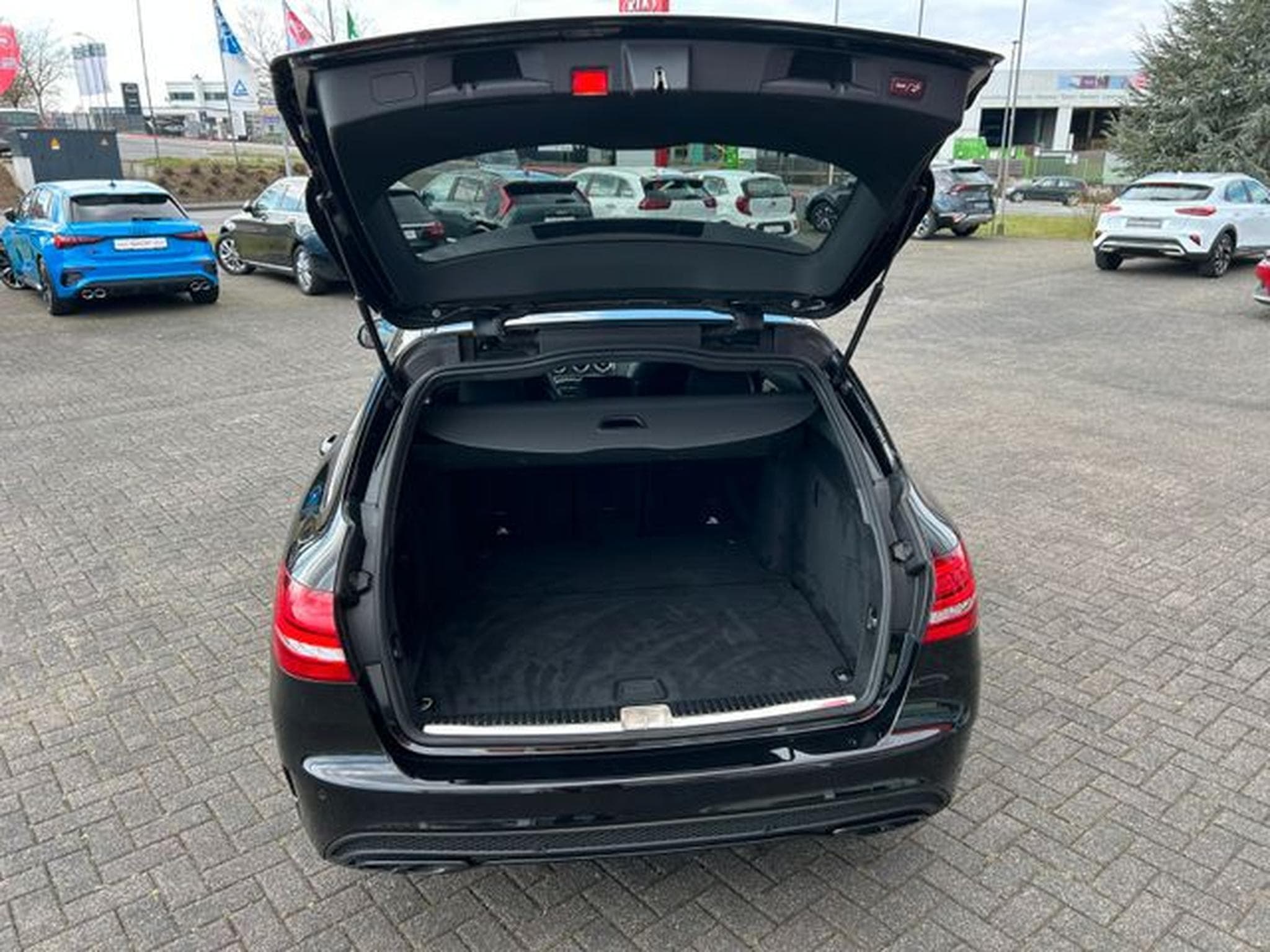 Mercedes C 43 AMG C 43 T AMG 4Matic Pano Navi Leder Kamera (2017) - Foto 7