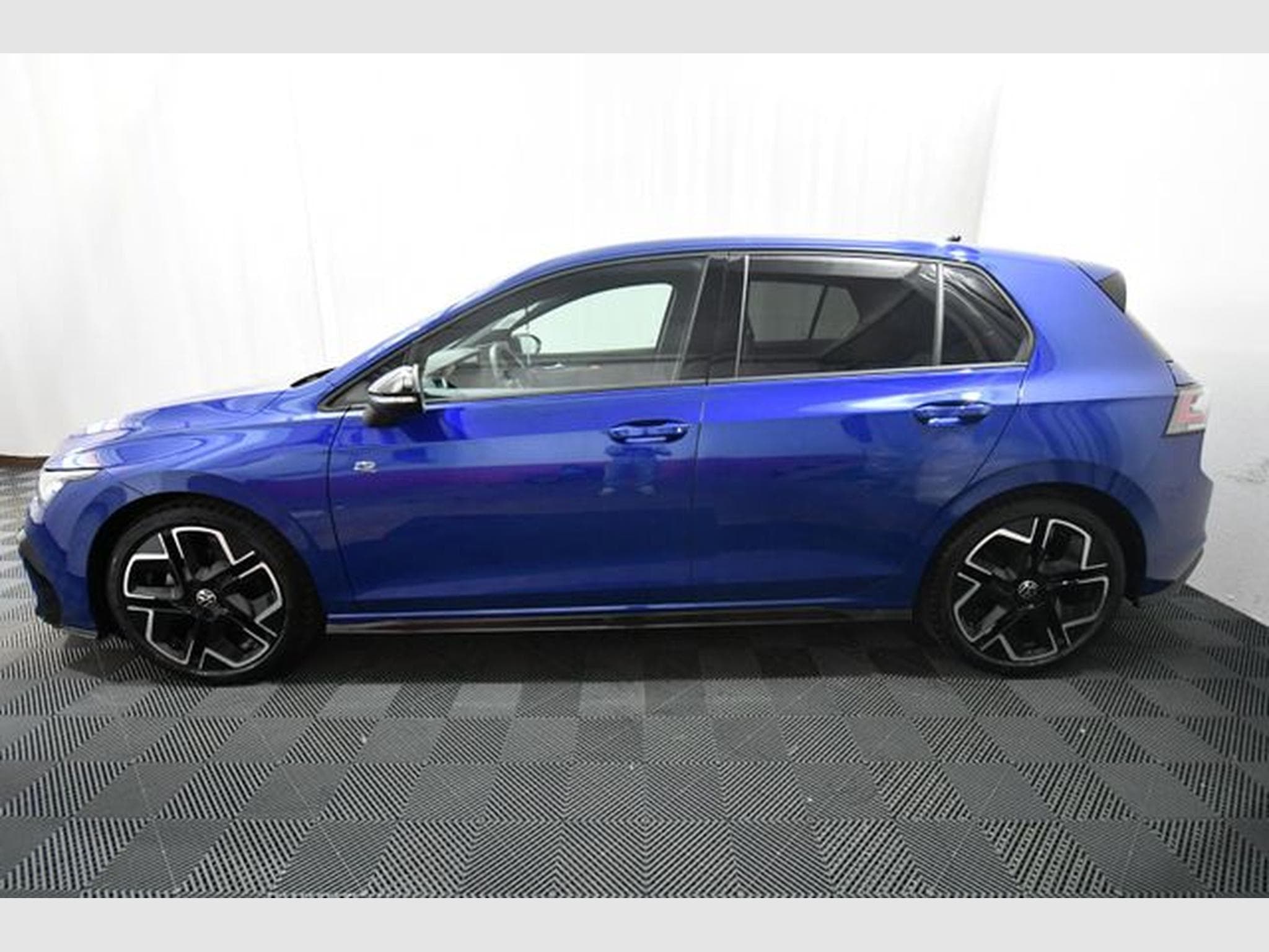 VW Golf Golf VIII Lim. 2.0 TDI R-Line, Black Style, Lede (2024) - Foto 2