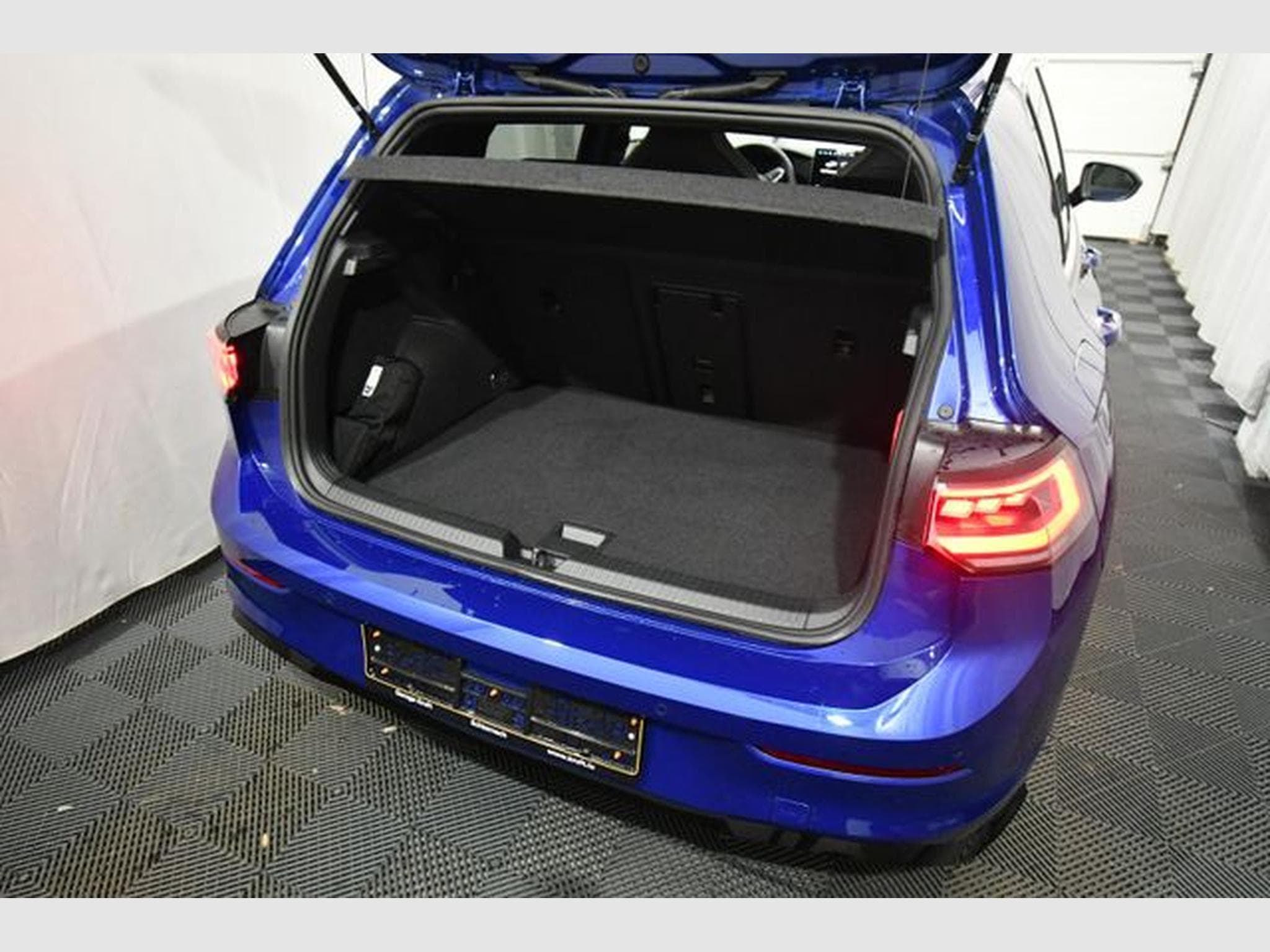 VW Golf Golf VIII Lim. 2.0 TDI R-Line, Black Style, Lede (2024) - Foto 4
