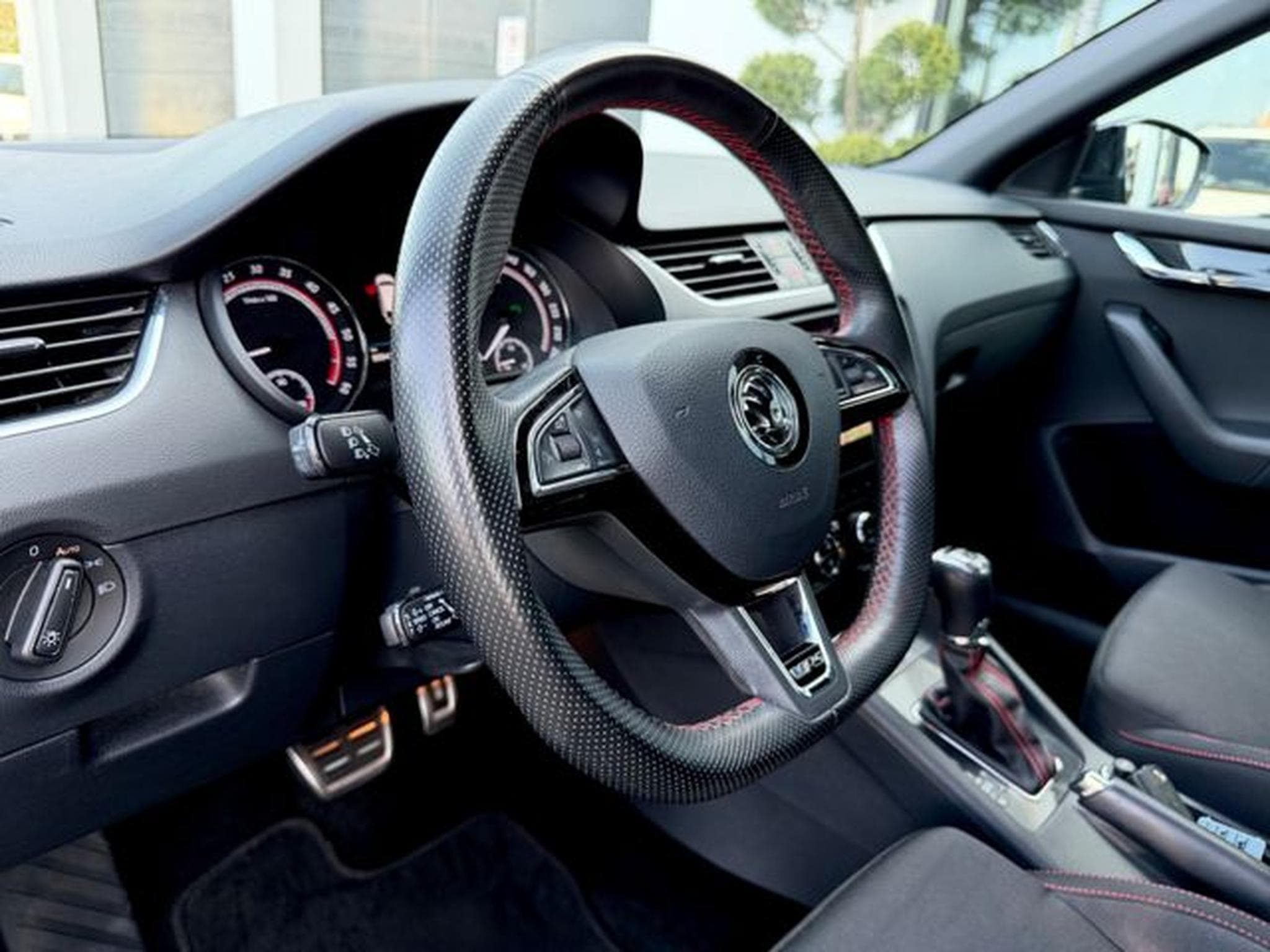 Skoda Octavia Octavia Combi RS 2.0 TDI DSG 4x4 /LED/ACC/CAM/ (2019) - Photo 10