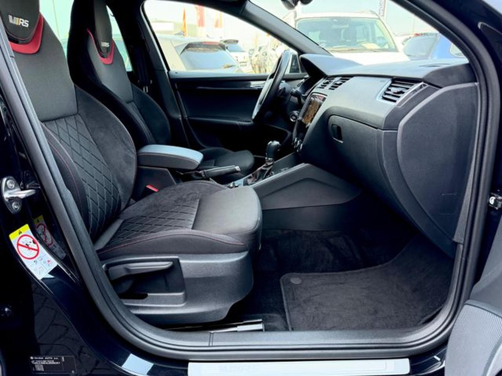 Skoda Octavia Octavia Combi RS 2.0 TDI DSG 4x4 /LED/ACC/CAM/ (2019) - Photo 13