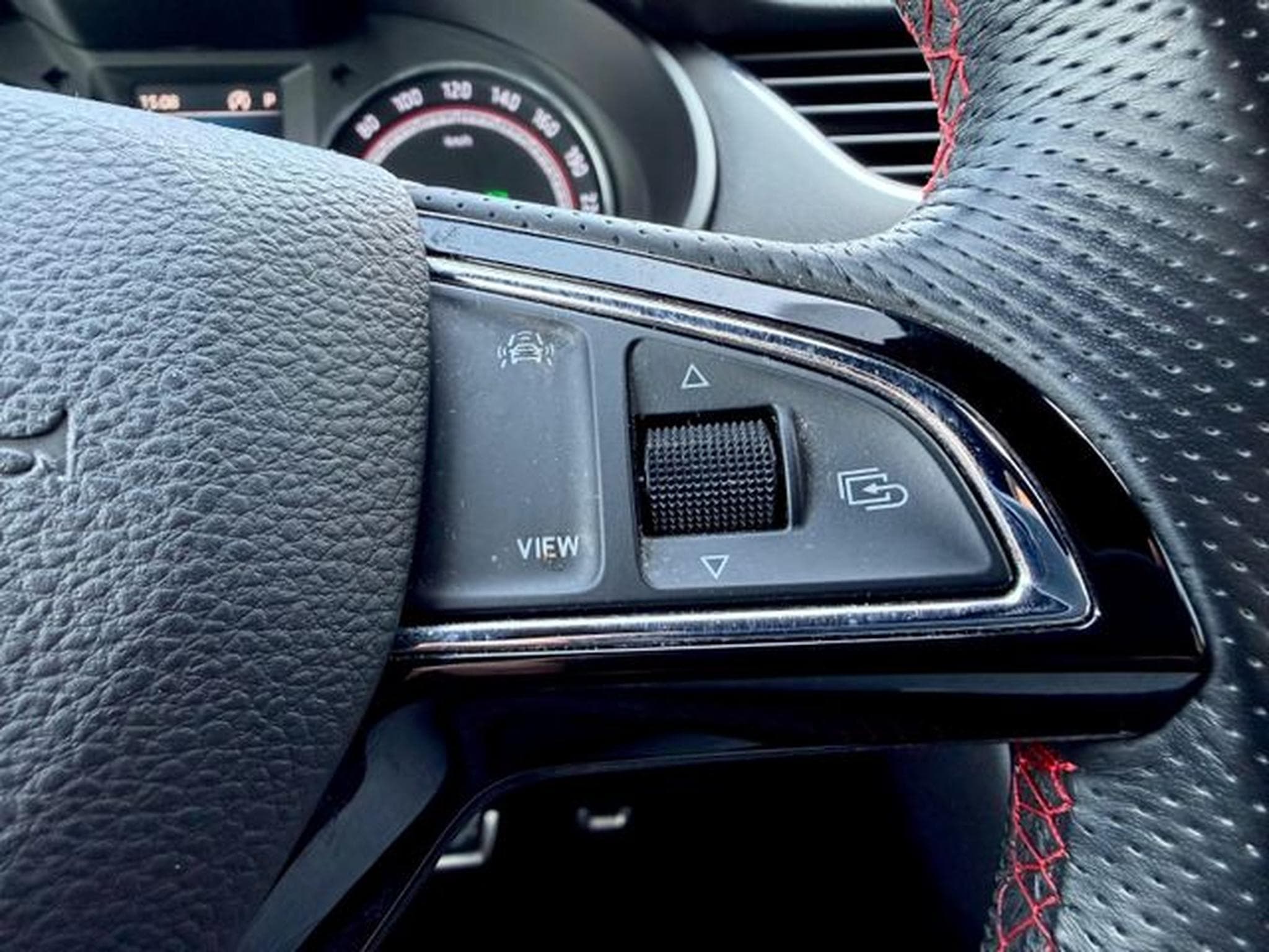 Skoda Octavia Octavia Combi RS 2.0 TDI DSG 4x4 /LED/ACC/CAM/ (2019) - Photo 16