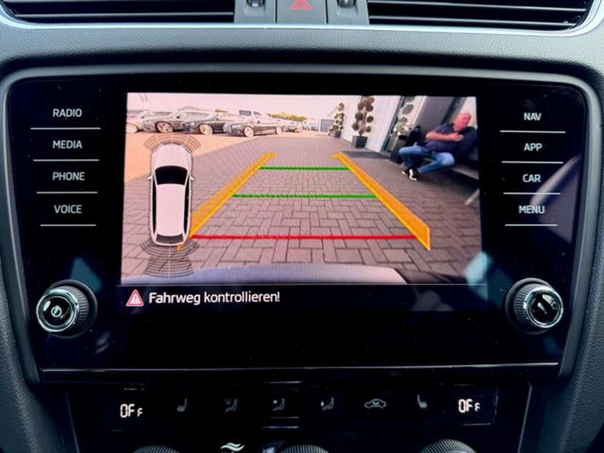 Skoda Octavia Octavia Combi RS 2.0 TDI DSG 4x4 /LED/ACC/CAM/ (2019) - Photo 18