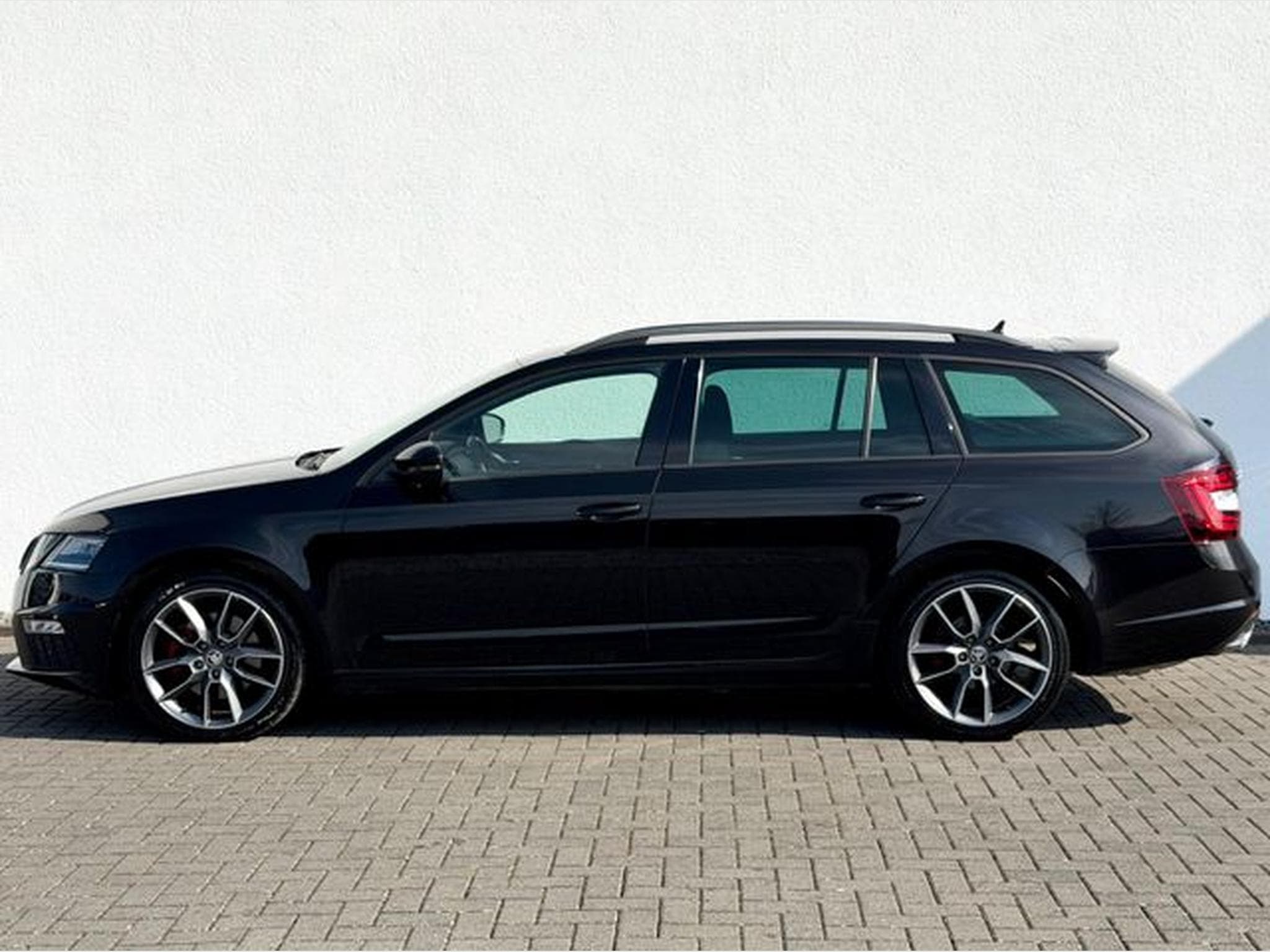 Skoda Octavia Octavia Combi RS 2.0 TDI DSG 4x4 /LED/ACC/CAM/ (2019) - Photo 8