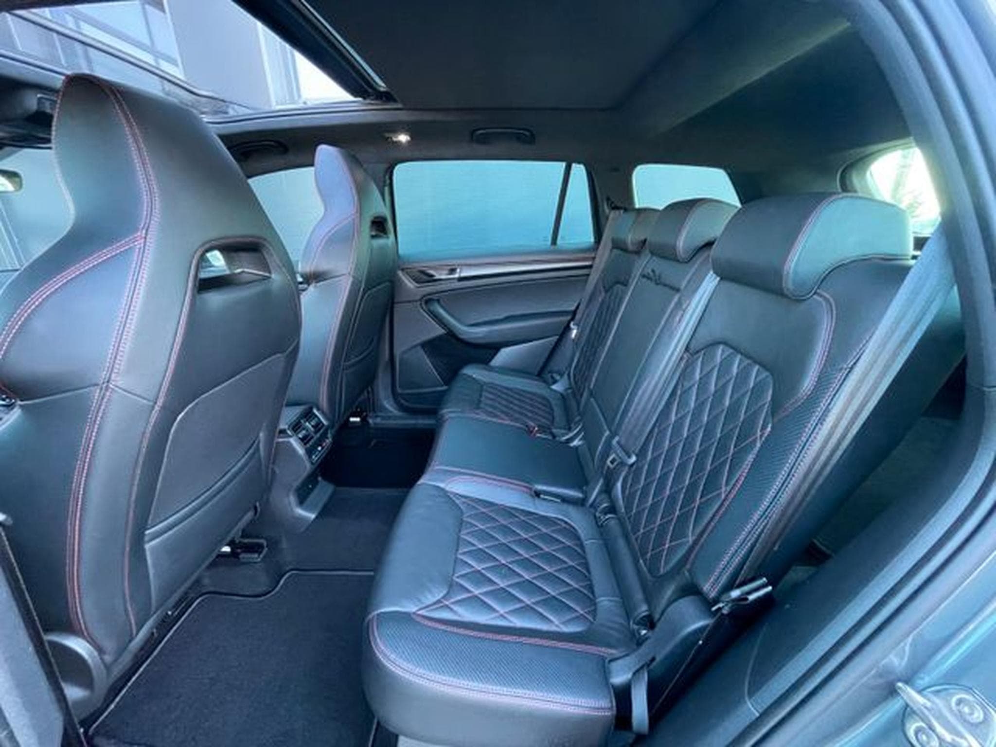 Skoda Kodiaq Kodiaq RS 4x4 Vollleder AHK Standhz Pano 360°DCC (2022) - Foto 13