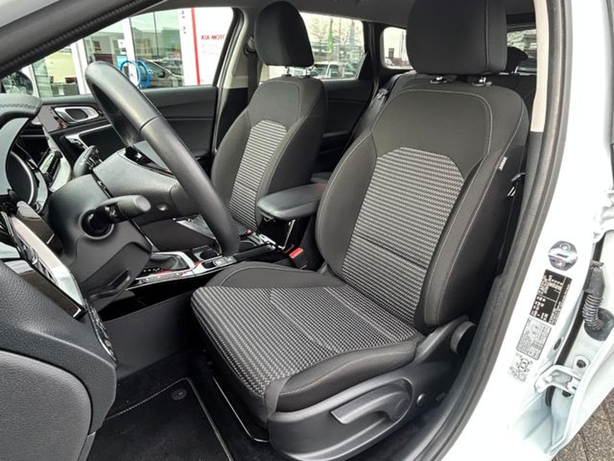 Kia Ceed Ceed SW 1,5T-GDI DCT Spirit Navi Kamera JBL LED (2024) - Foto 10