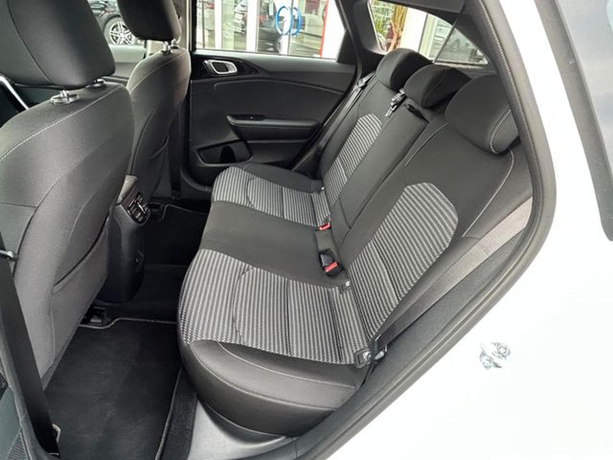 Kia Ceed Ceed SW 1,5T-GDI DCT Spirit Navi Kamera JBL LED (2024) - Foto 11