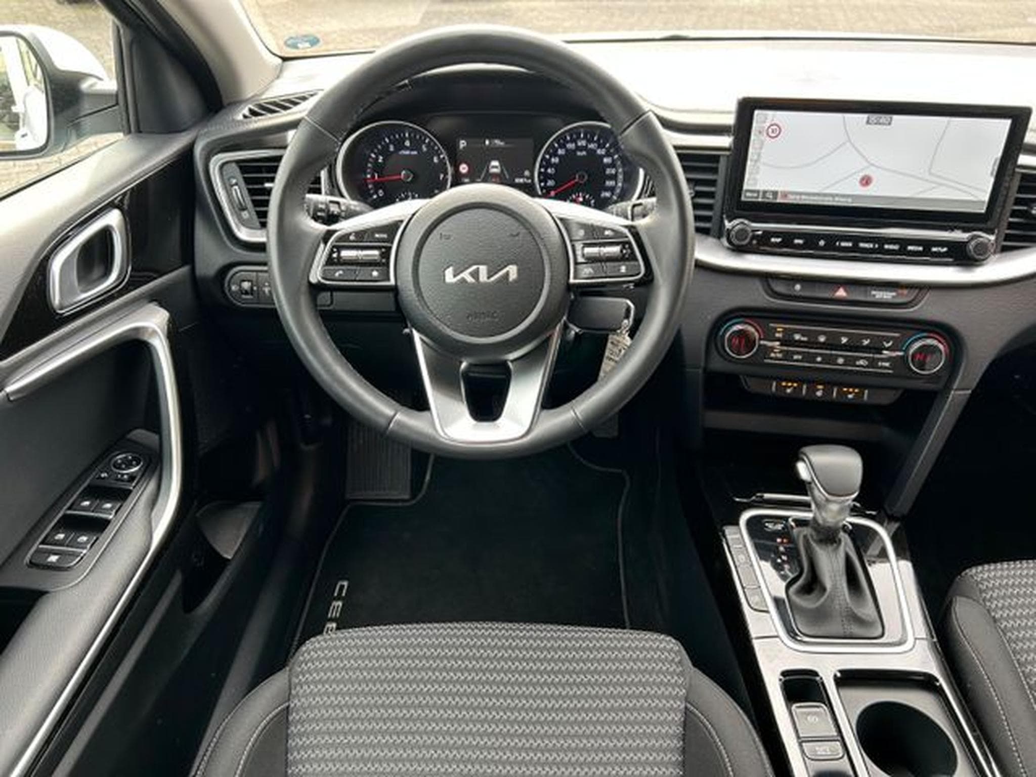 Kia Ceed Ceed SW 1,5T-GDI DCT Spirit Navi Kamera JBL LED (2024) - Foto 12