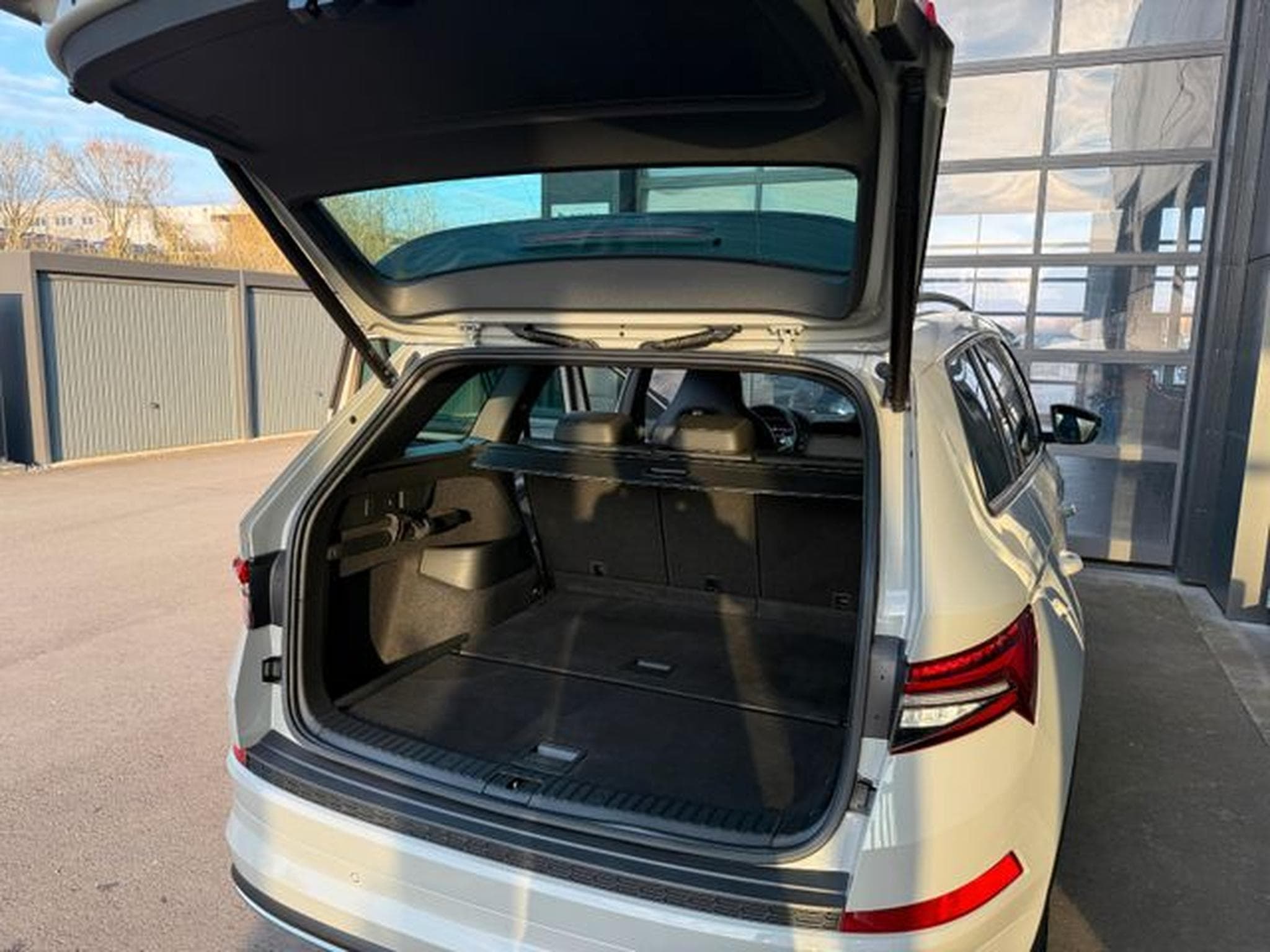 Skoda Kodiaq Kodiaq 2,0TDi Sportline 4x4 AHK Matrix Memo Key (2023) - Foto 12