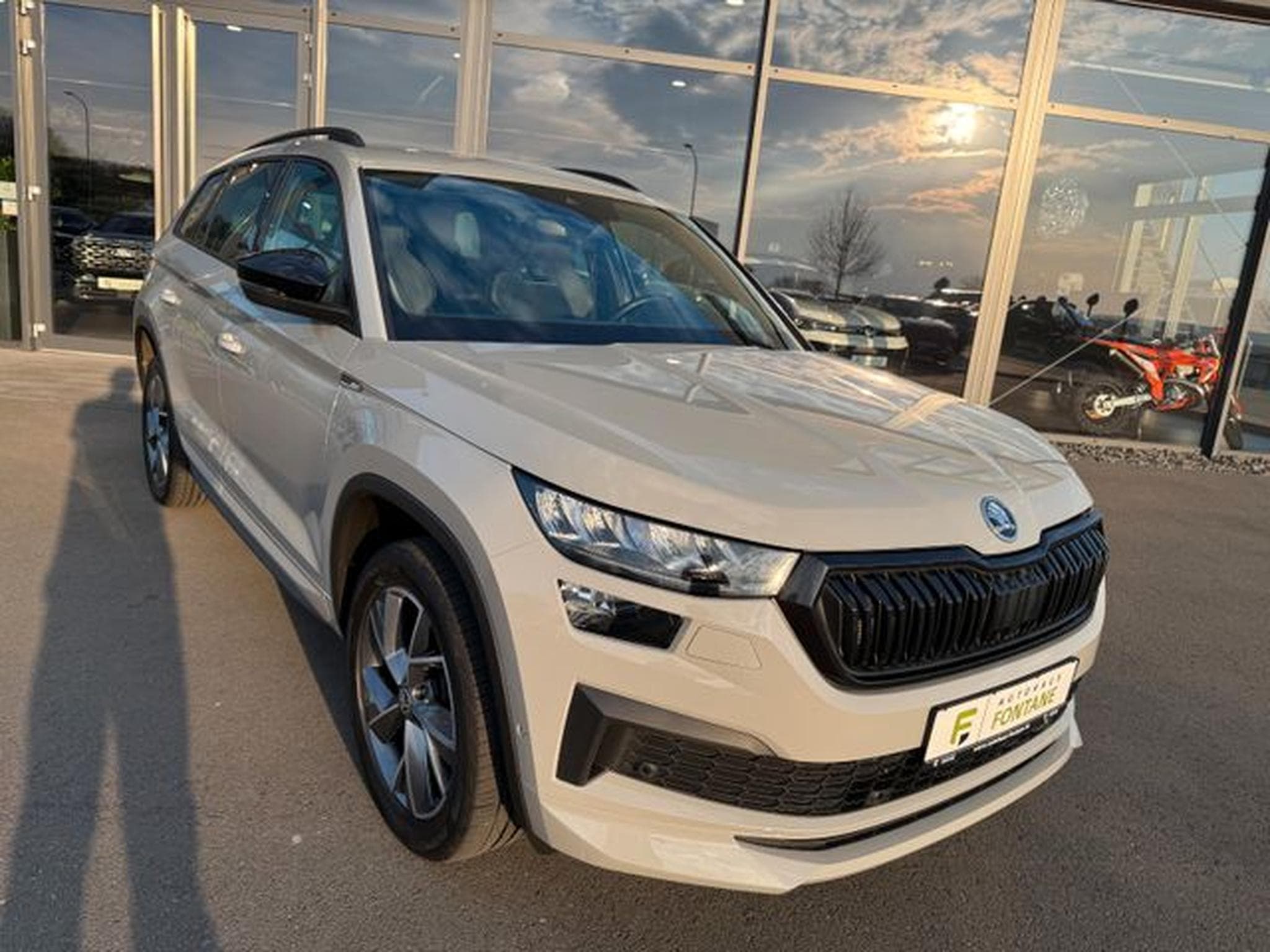 Skoda Kodiaq Kodiaq 2,0TDi Sportline 4x4 AHK Matrix Memo Key (2023) - Foto 3