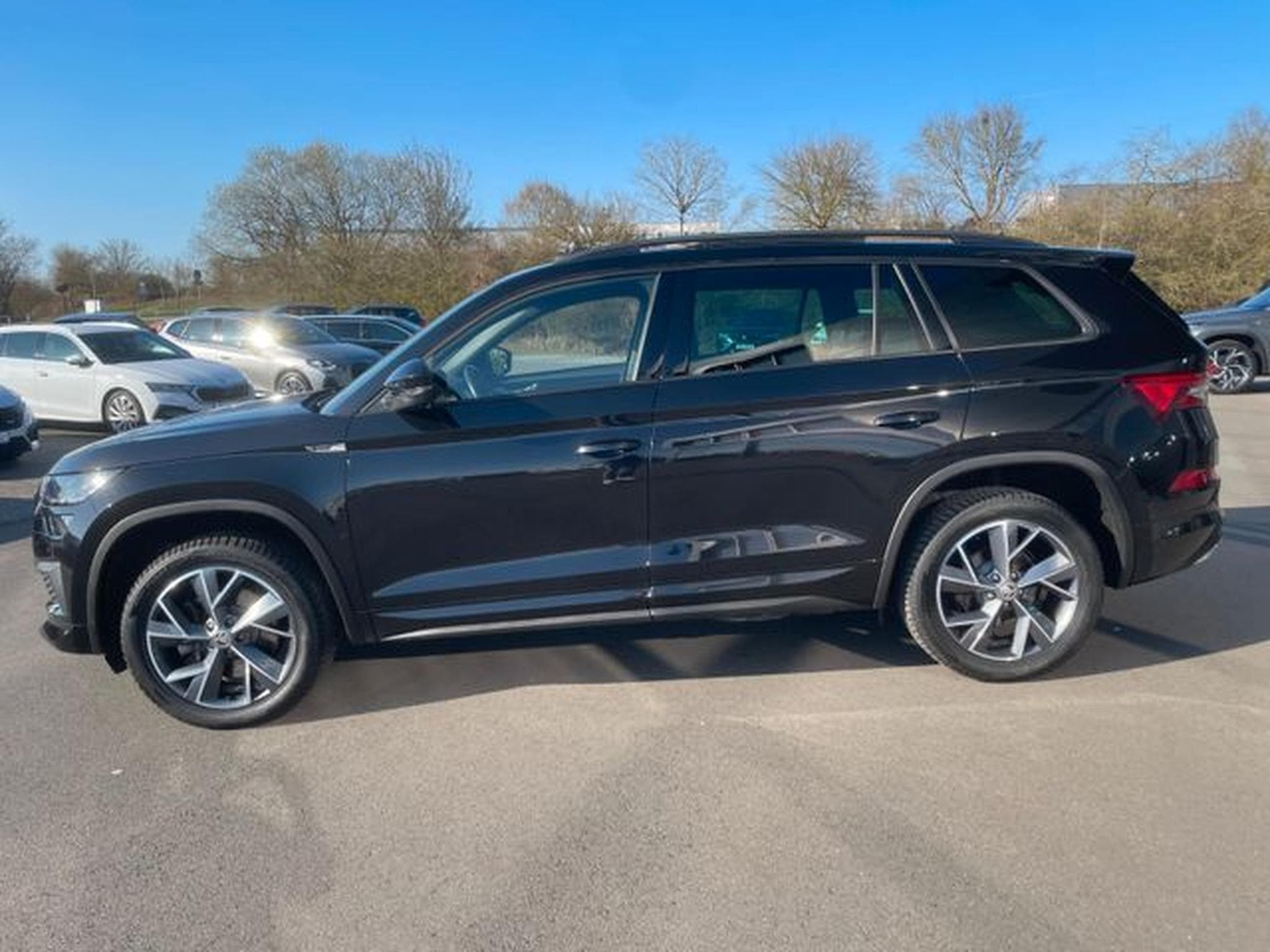 Skoda Kodiaq Kodiaq 2,0TDi  Sportline 7-Sitze Pano AHK Standh (2022) - Foto 9