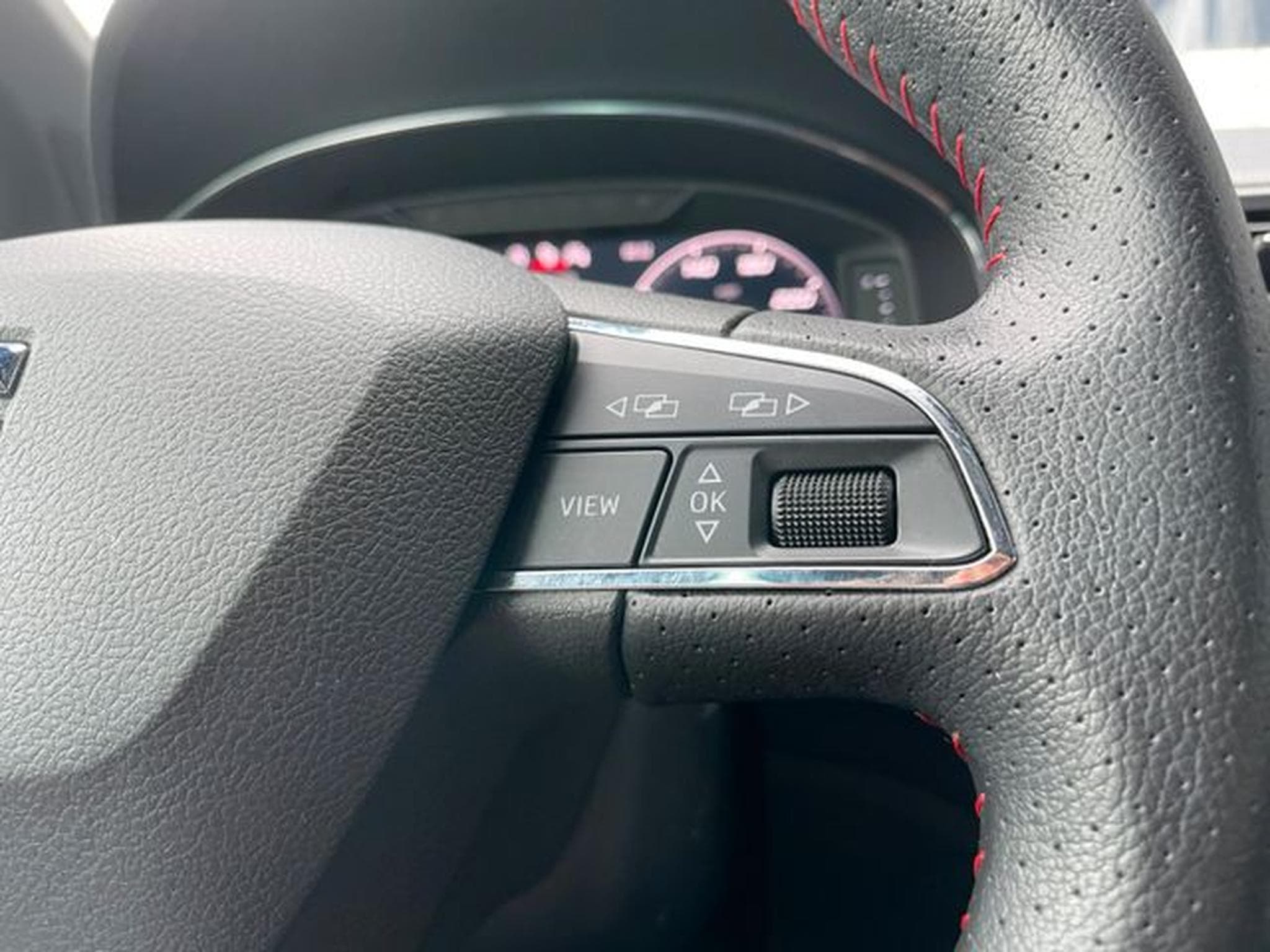 Seat Arona Arona FR 18" Navi Virtual Kamera Matrix Sitzhz. (2021) - Foto 15