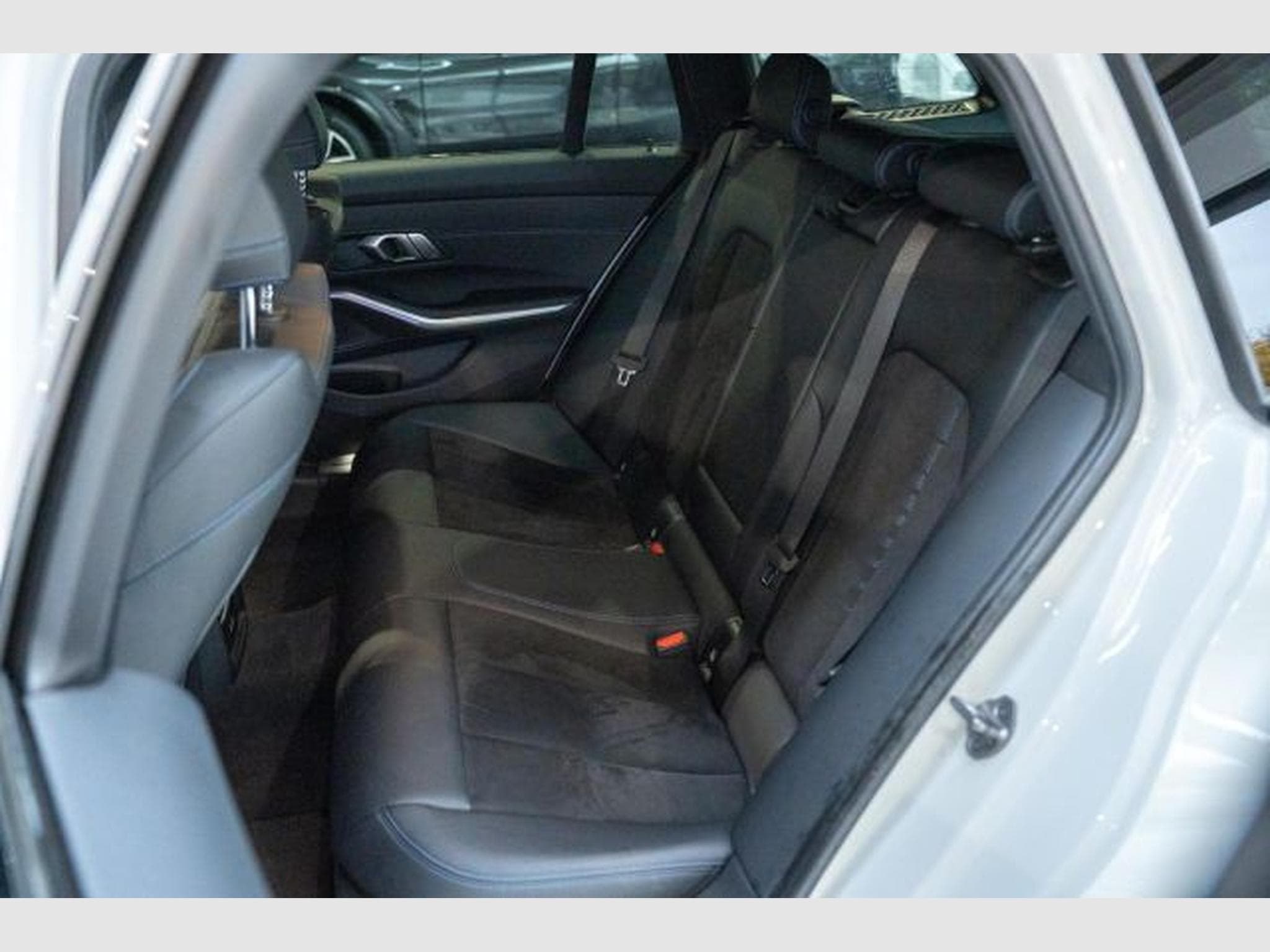 BMW 318 318d M-Sport 8G-Autom. LED NAVI Life Shadow (2021) - Foto 14