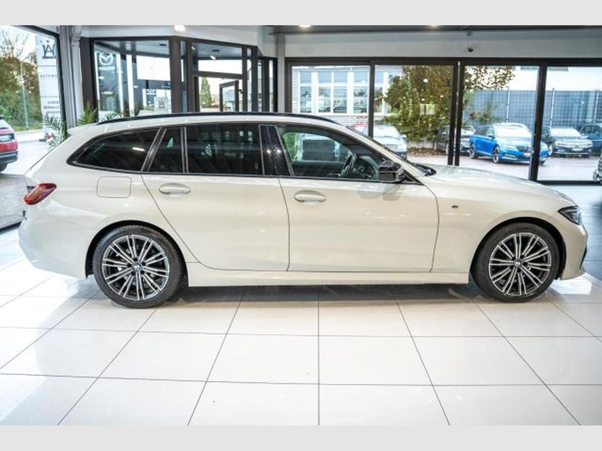 BMW 318 318d M-Sport 8G-Autom. LED NAVI Life Shadow (2021) - Foto 5