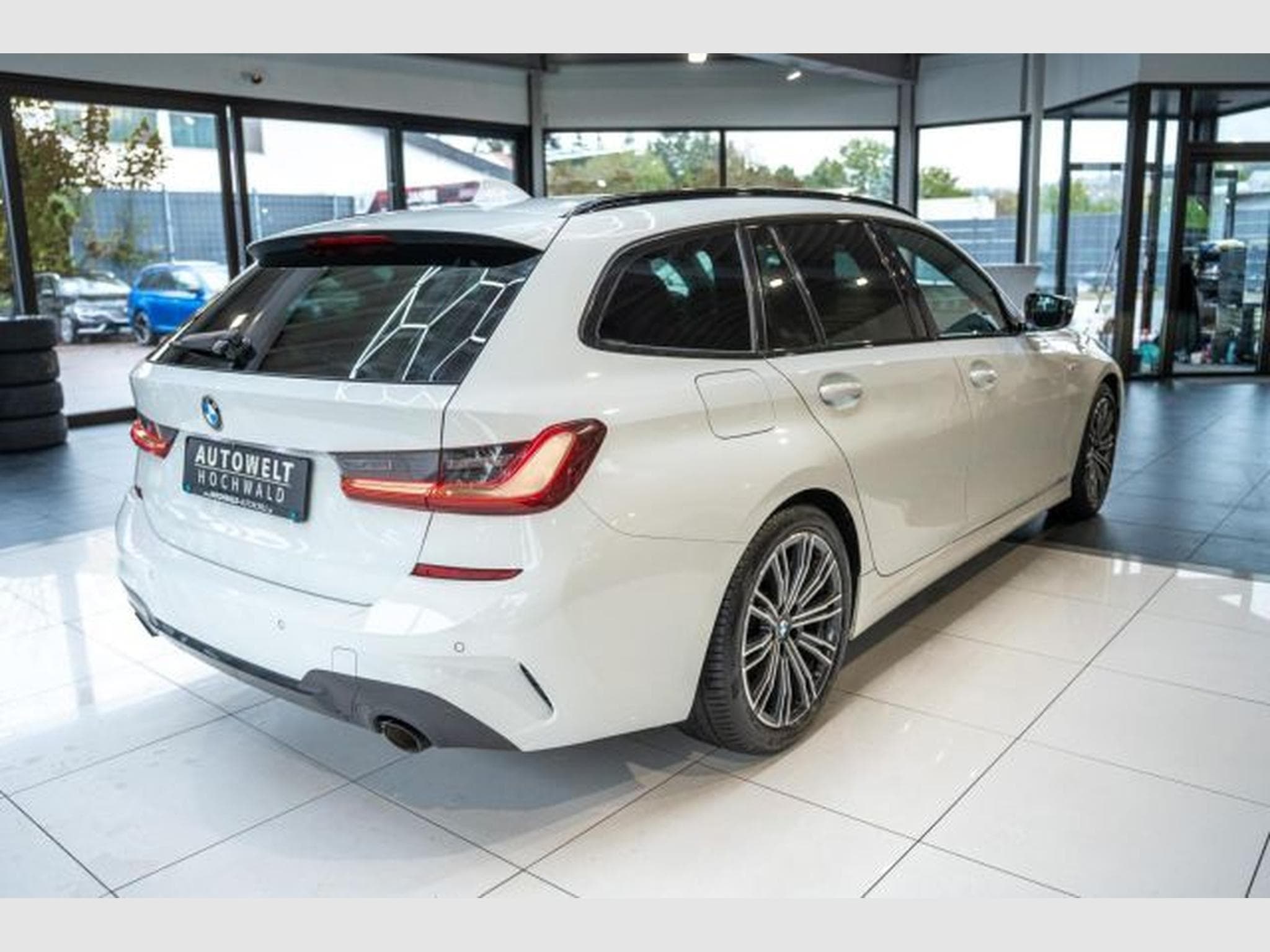 BMW 318 318d M-Sport 8G-Autom. LED NAVI Life Shadow (2021) - Foto 6