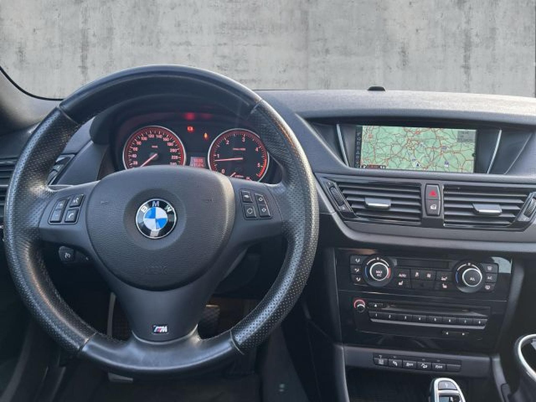 BMW X1 X1 20d xDrive Autom. M-Paket NAVI AHK RFK GSHD (2015) - Photo 15